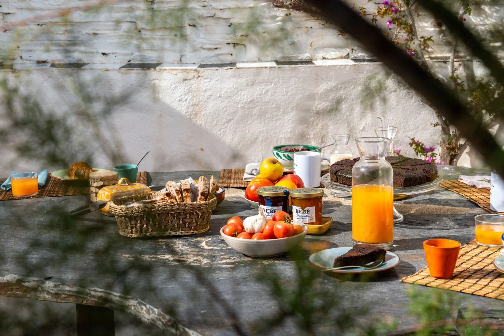 casa del capitan cadaques table