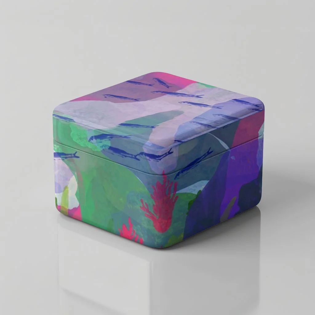 Quadratischer Hocker mit buntem, abstraktem Blumen- und Pflanzenmuster