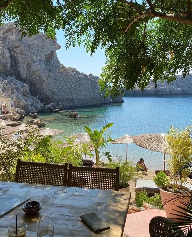 Breakfast by the beach