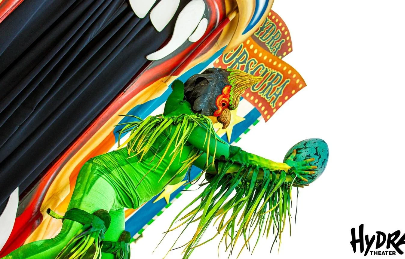 @zwartecross wat was je mooi!!! Hydra Theatra Obscura, 4 dagen lang op de theaterweide vol gas geven met een geweldige groep mensen. Wat een bizarre stoet van rariteiten. Van Heavy Pipi naar de Maarzegster en van het Vogelbekdier tot aan de Vrouw met