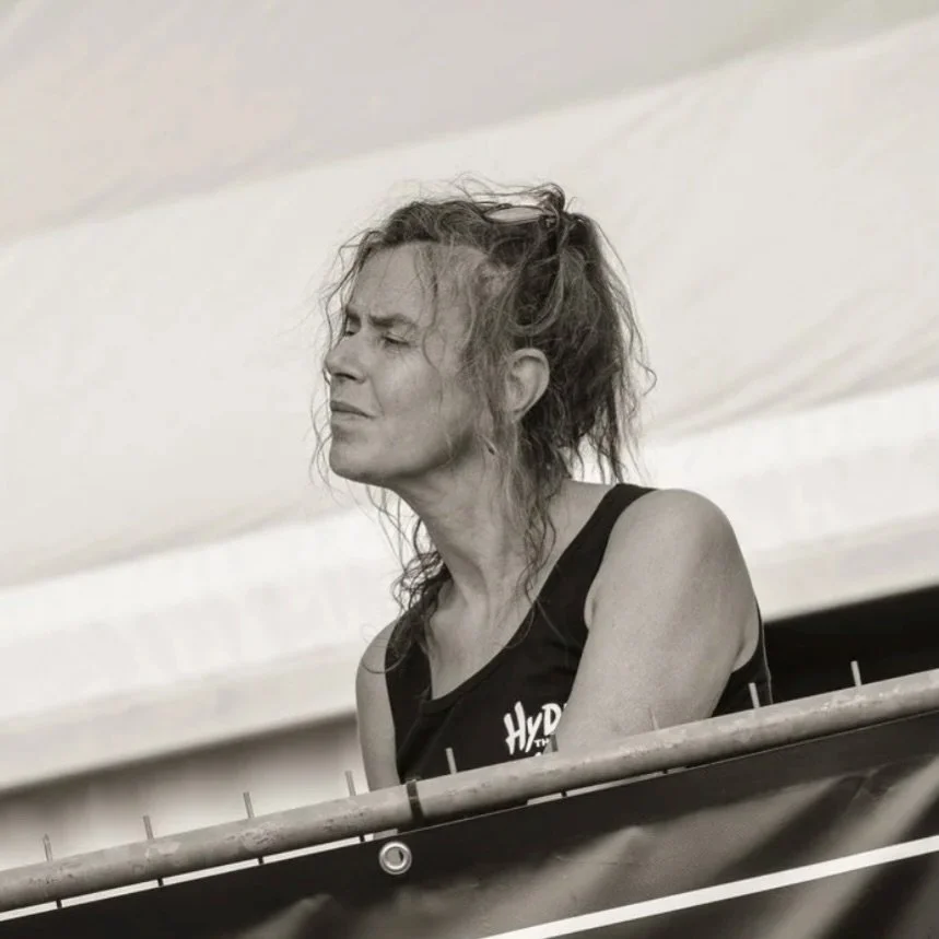 VOORSTEL VRIJDAG 🎭

ANNE VLOOTHUIS - Backstager
&ldquo;Voordat Meg geboren werd, kwam ik al bij Hydra. Begonnen bij theatergroep Roest ontdekte ik de liefde voor theater. Ik bouw, sjouw, maak en plak pleisters. Mijn taak als backstager past me goed.