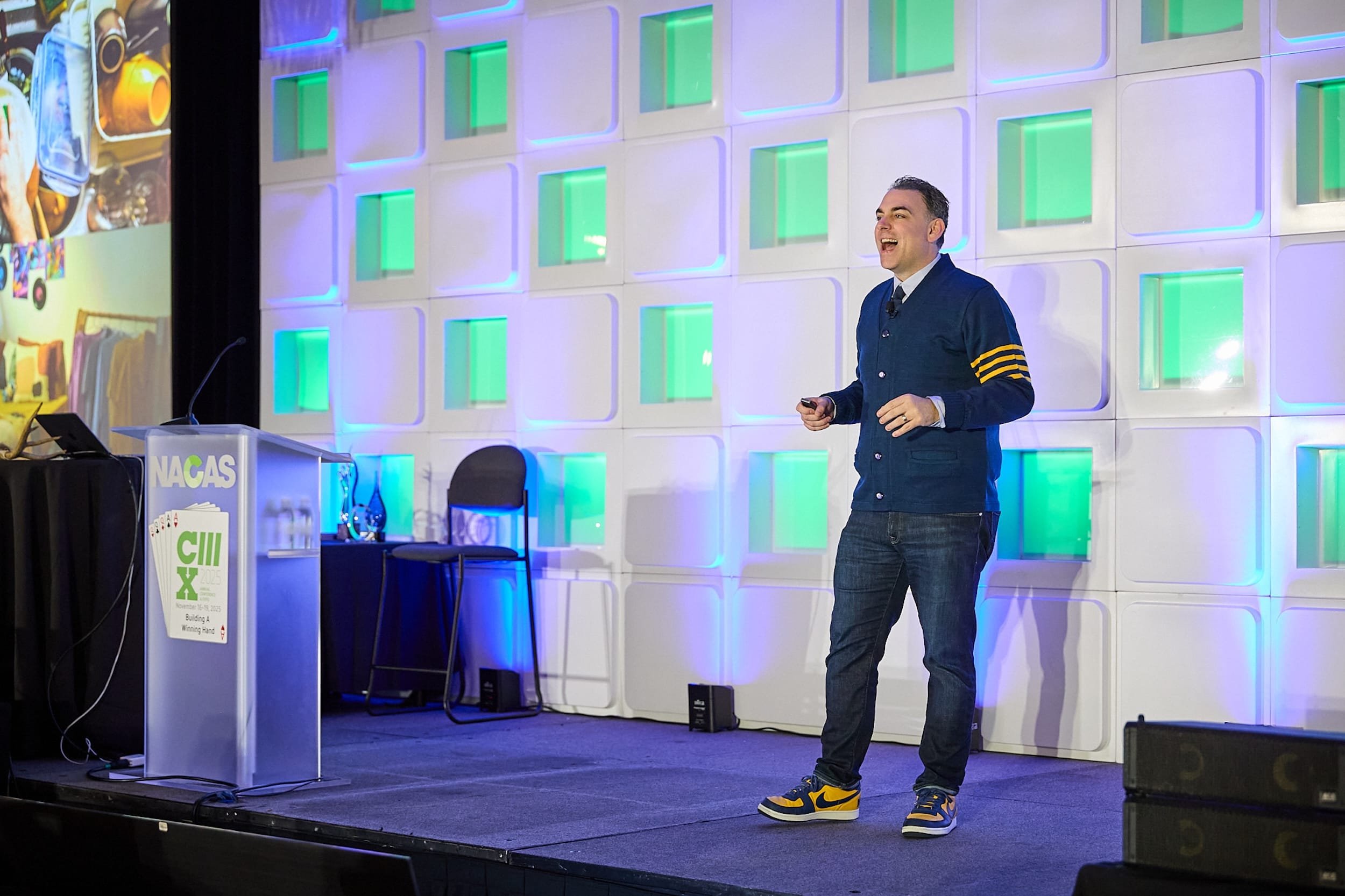 Mark Mohammadpour leading an interactive Keynote Conversation with a corporate audience