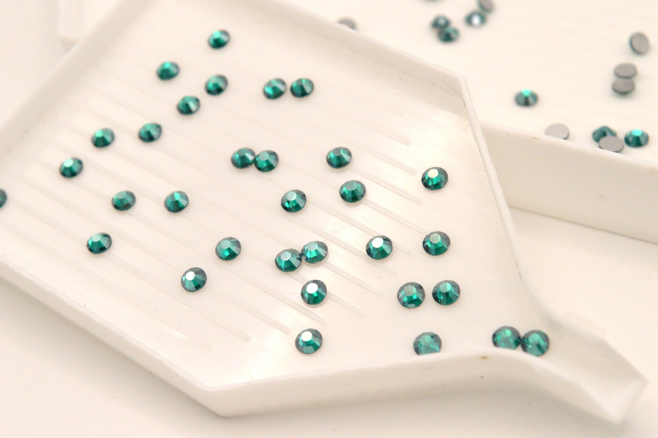 LUNA Non-Hotfix Blue Zircon Satin SS20