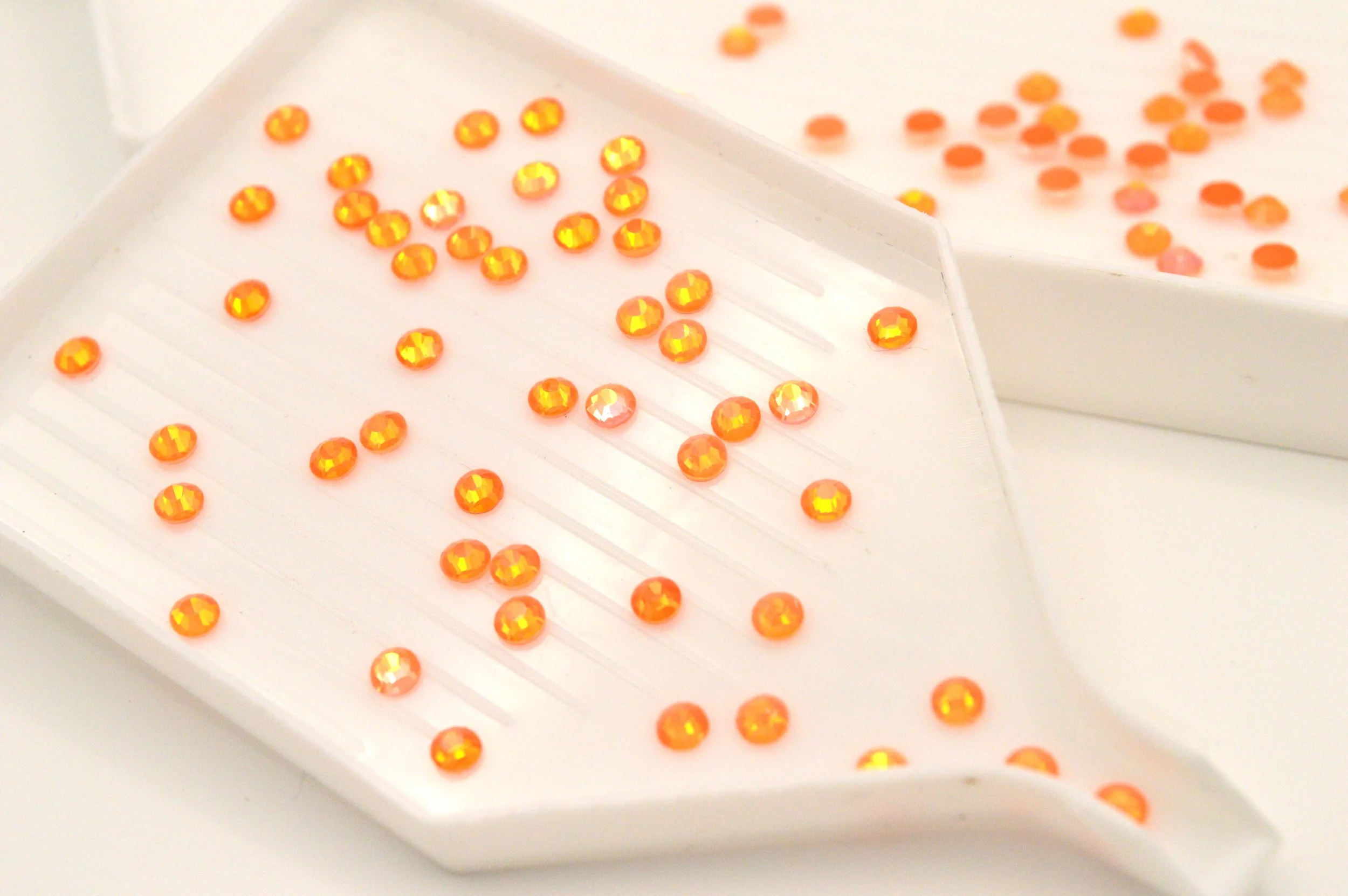 LUNA Non-Hotfix Hyacinth Neon Opal SS16