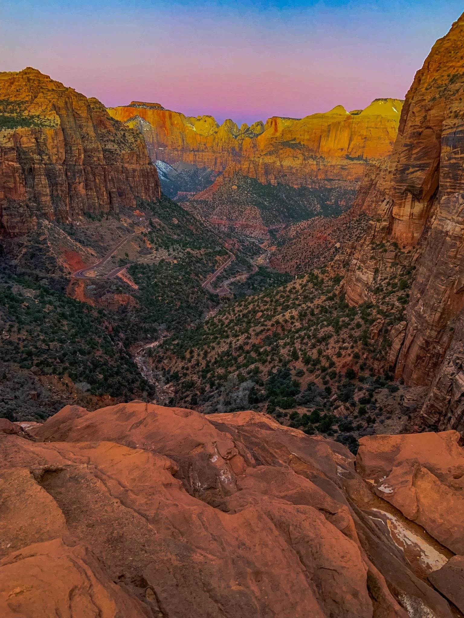 Narrow hiking path on Canyon Overlook Trail in Zion National Park Utah