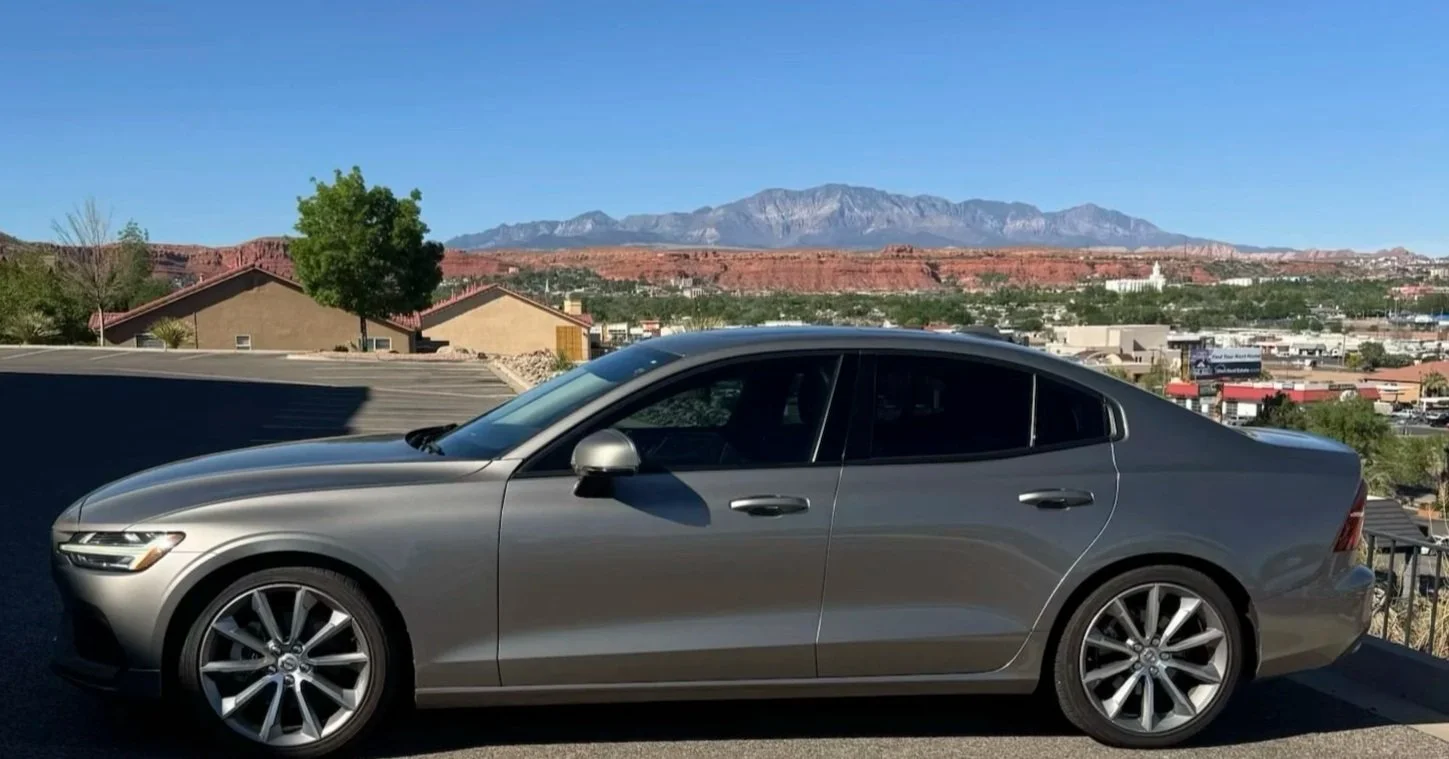 Luxury Sedan For rent in St George Utah and Zion National Park