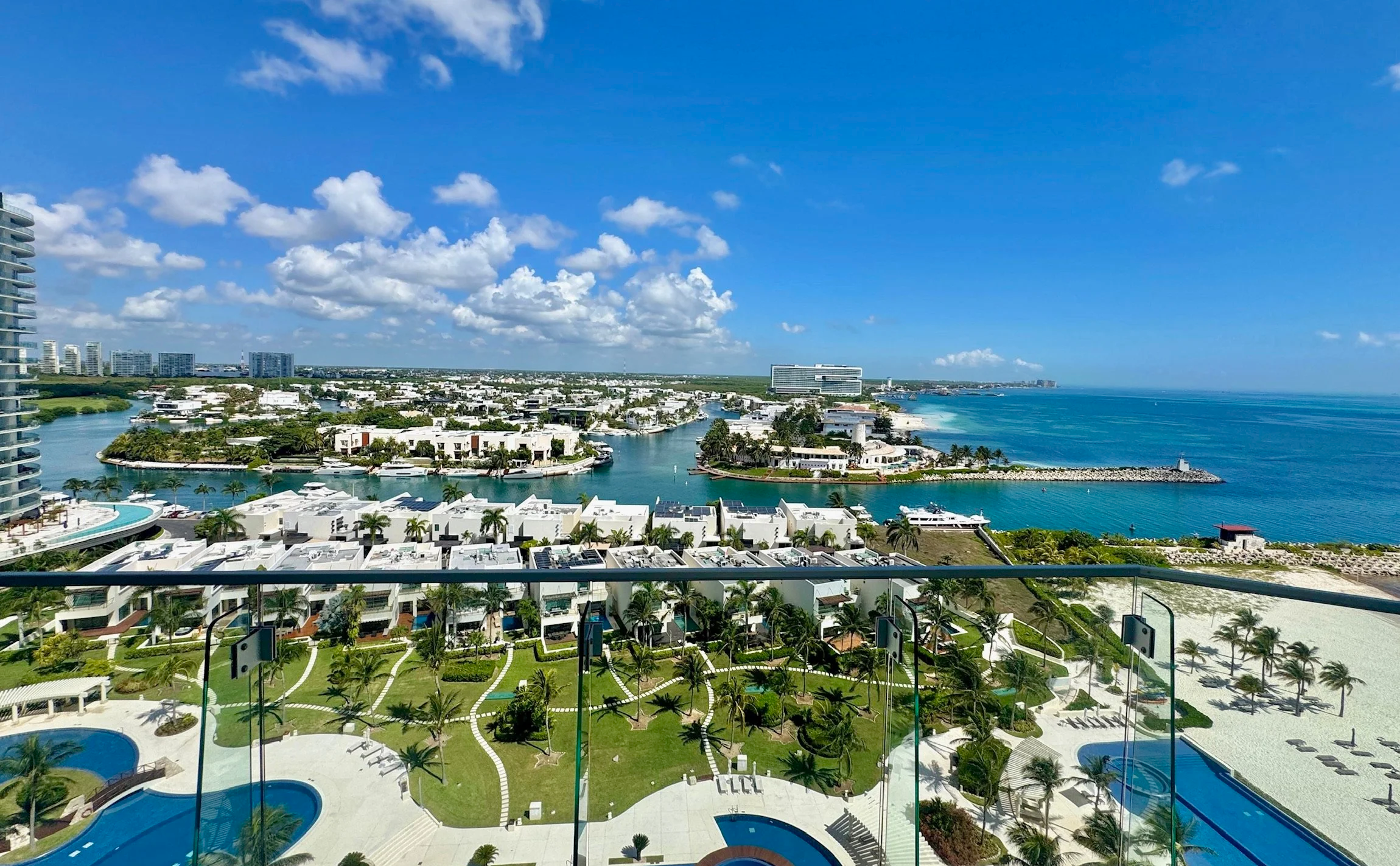 | DEPARTAMENTO SLS MARINA P19 | USD $11,000 | 4 REC | 4 BATH | 371 M2 |