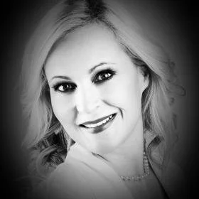 Sisustusosaajat - Sari Sirviö