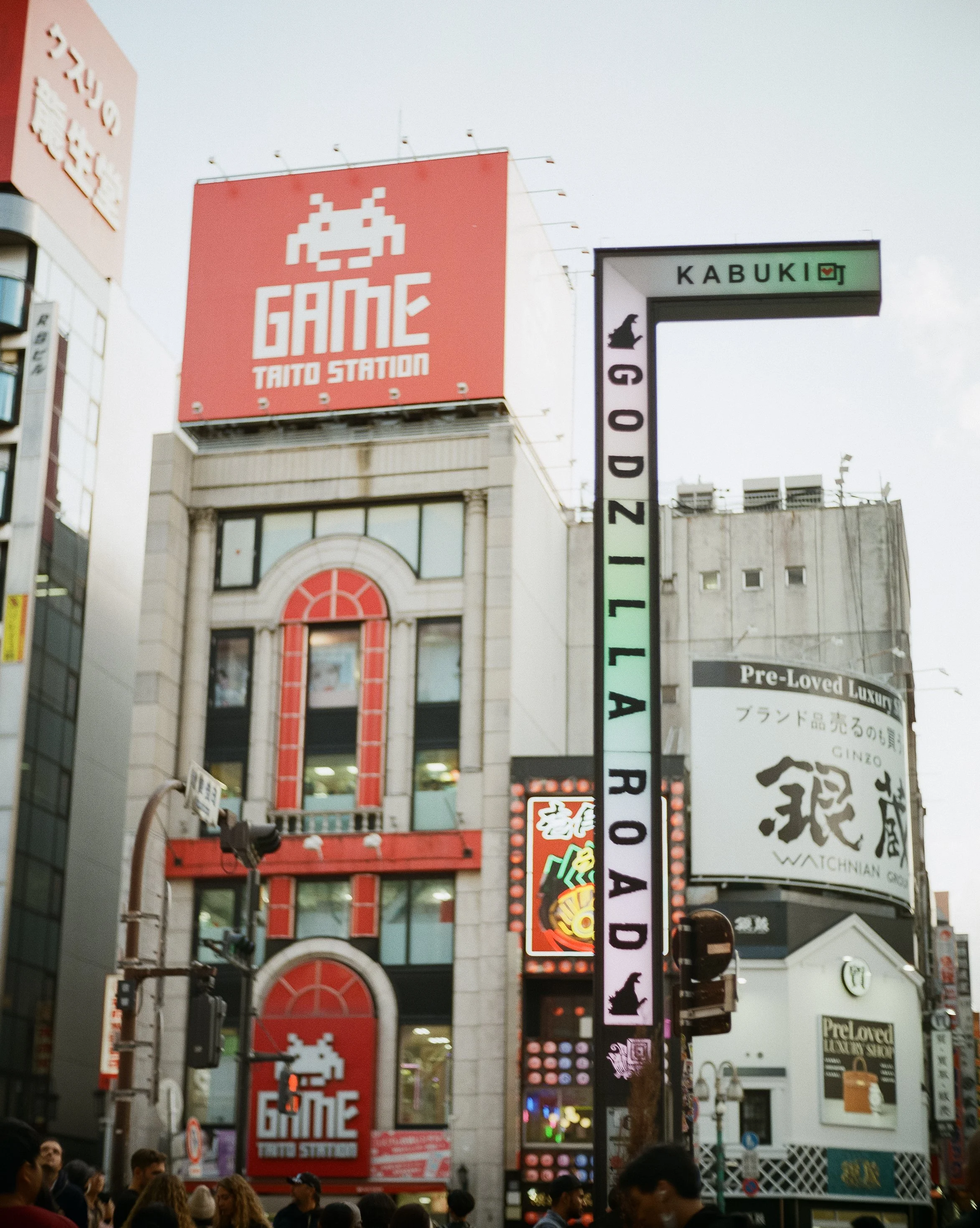 P67 P800 Shinjuku-5.jpg