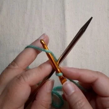 crochet-cast-on-st3-2 (1).jpg