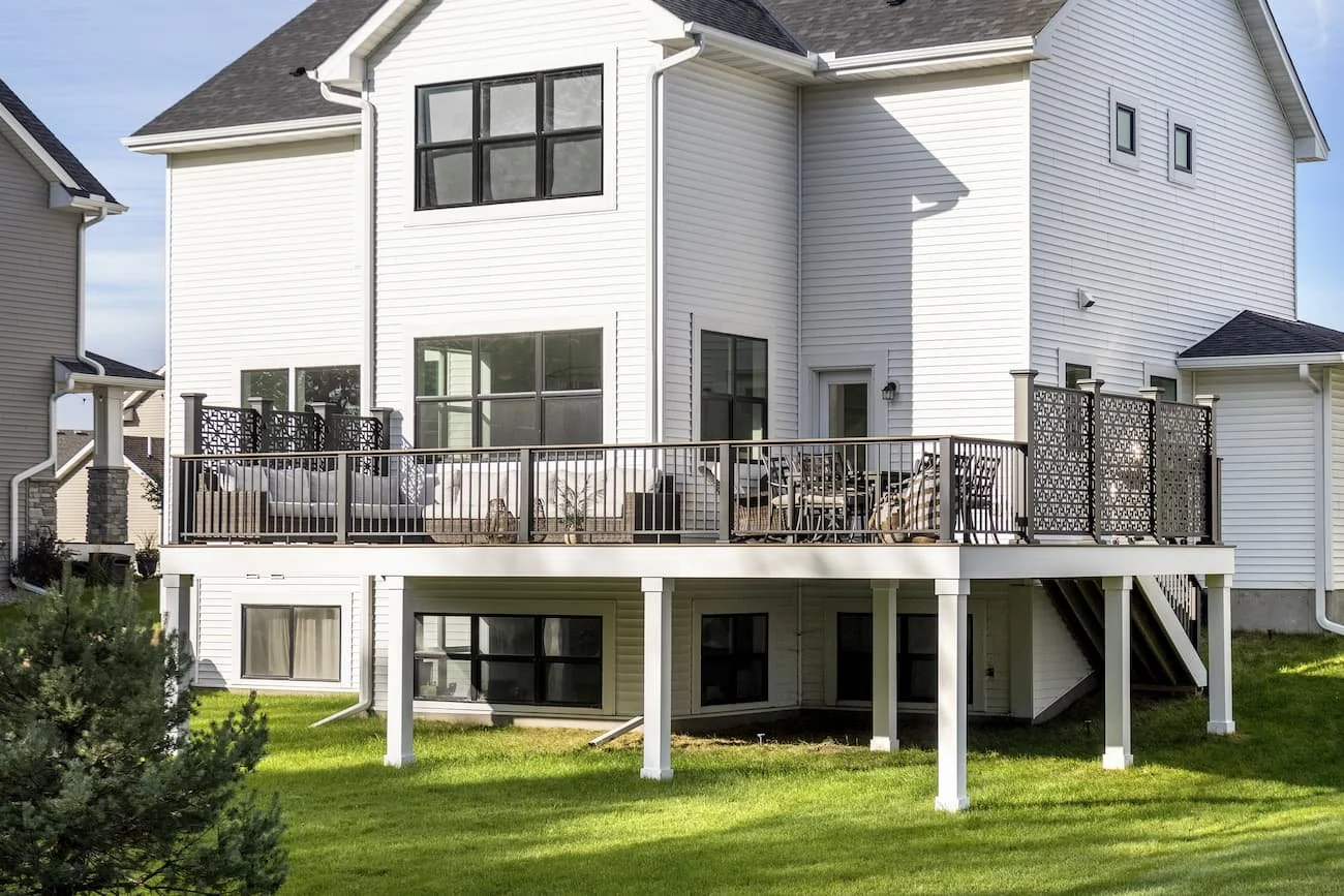 Custom Trex Deck with Privacy Panels &amp; Drink Rail | Savage, MN