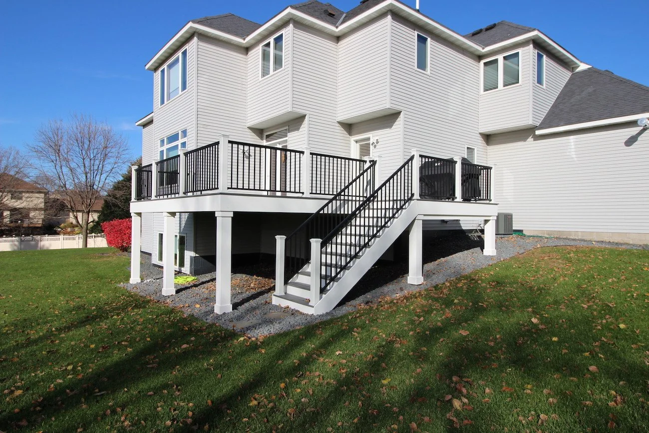 Trex Deck with Lighted Composite Posts &amp; Aluminum Railings | Maple Grove, MN