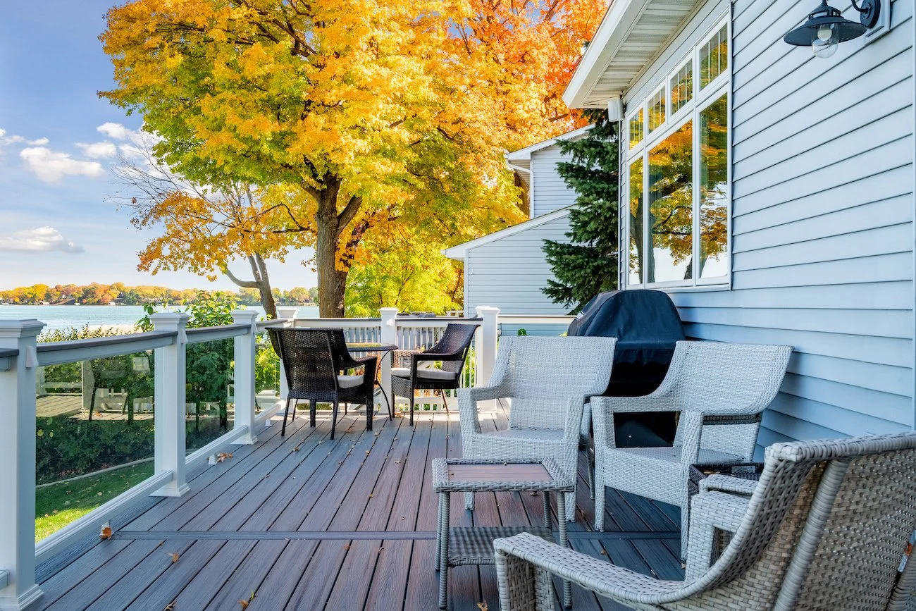 Lakeside Trex Deck with Glass Railing &amp; Drink Rail | Shorewood, MN