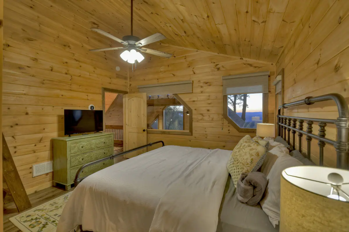 Upstairs Bedroom with Loft.png