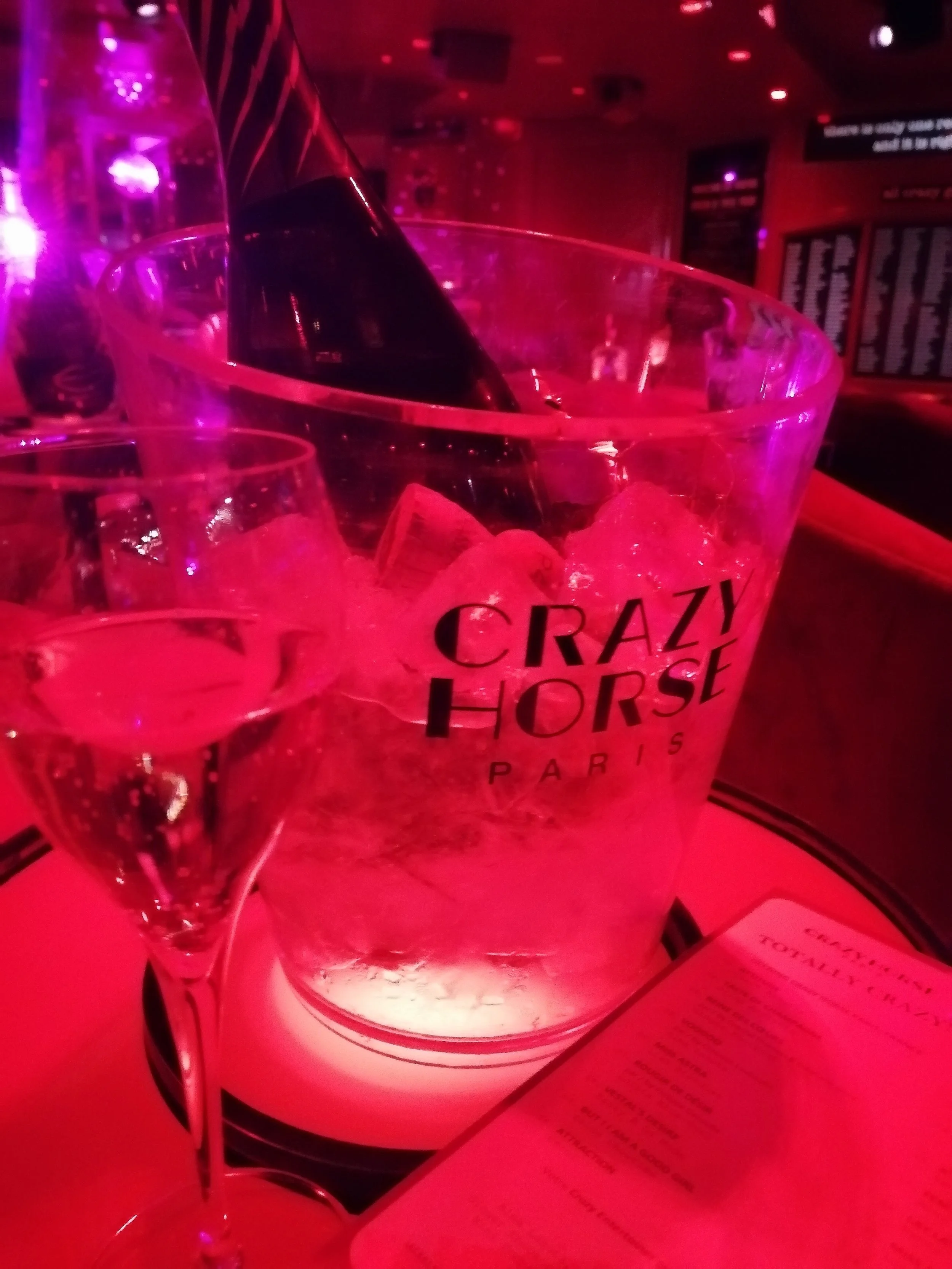 Cabaret parisien Crazy Horse, Paris