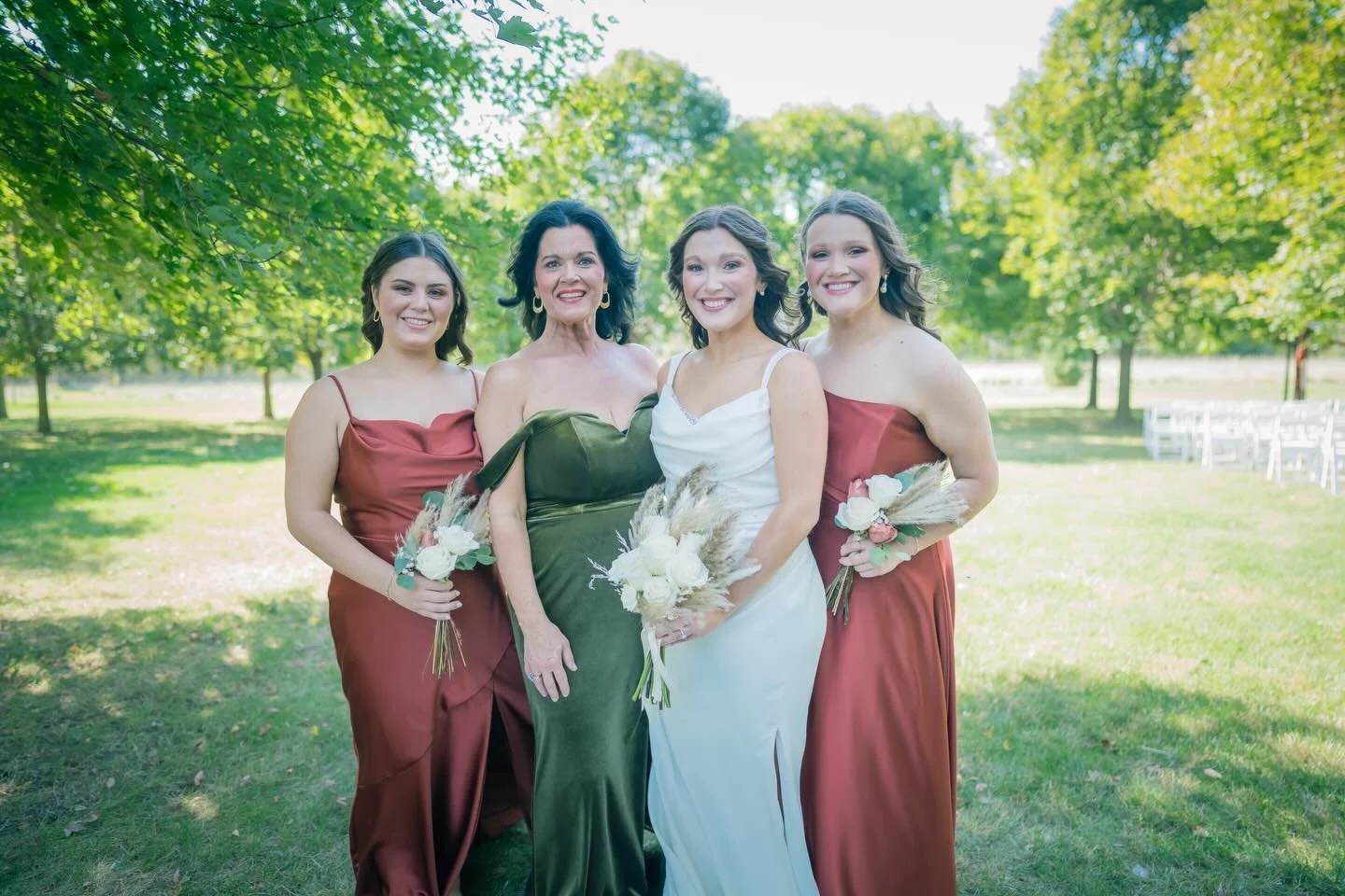 Hi new friends + followers! 👋 Welcome to Campbell &amp; Co, a new and upcoming, women-owned, small event business in the heart of Illinois. We are so excited to bring you along as we launch this passion project. Can&rsquo;t wait to grow, create, and