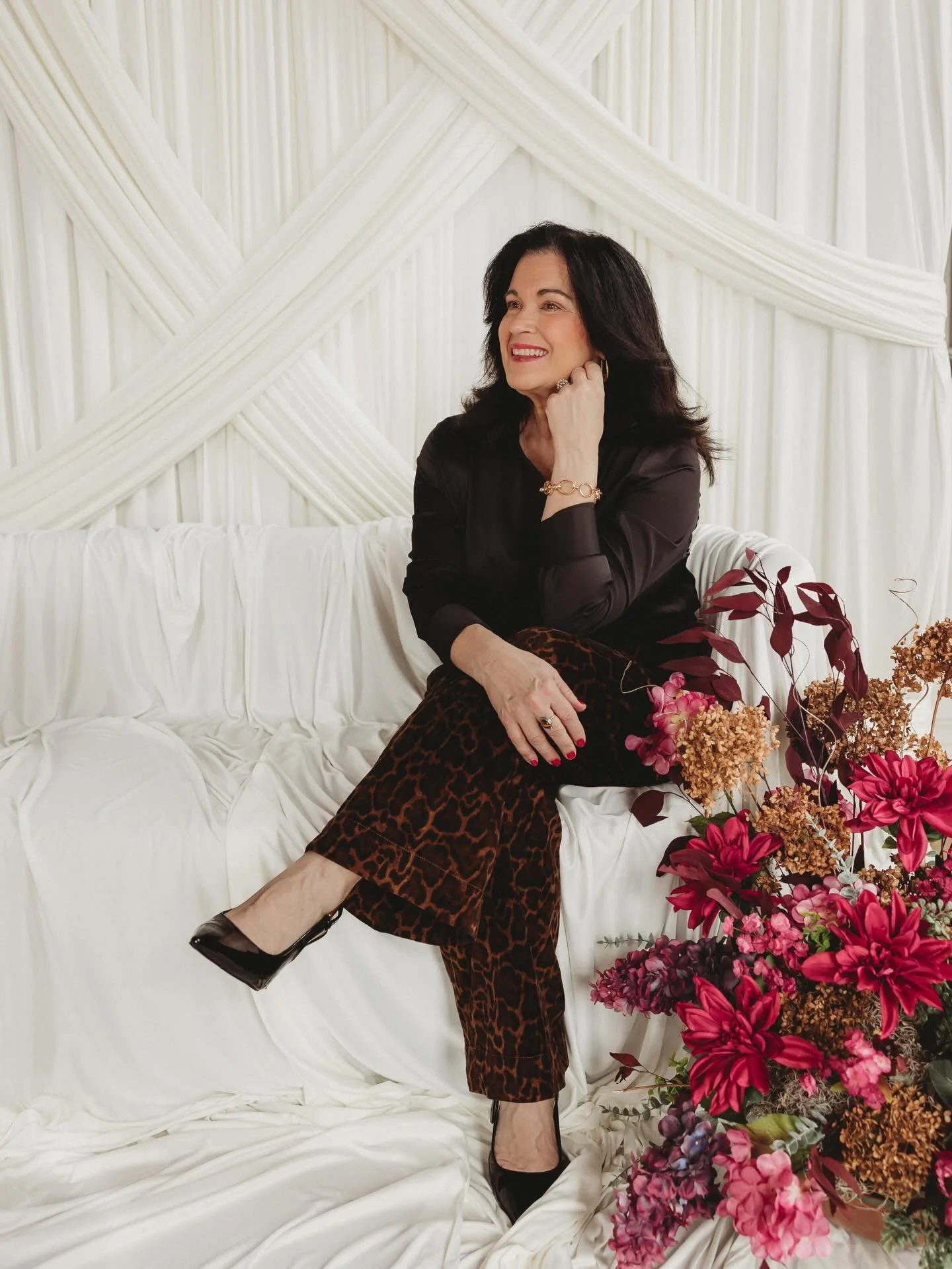 ✨ The &amp; Co. Series: Meet Amy!

By day, Amy Moskalewicz navigates the high-stakes world of finance as a Bank COO, but her true creative heart beats for Campbell &amp; Co.

As the founder and curator-in- chief, Amy transforms her obsession with det