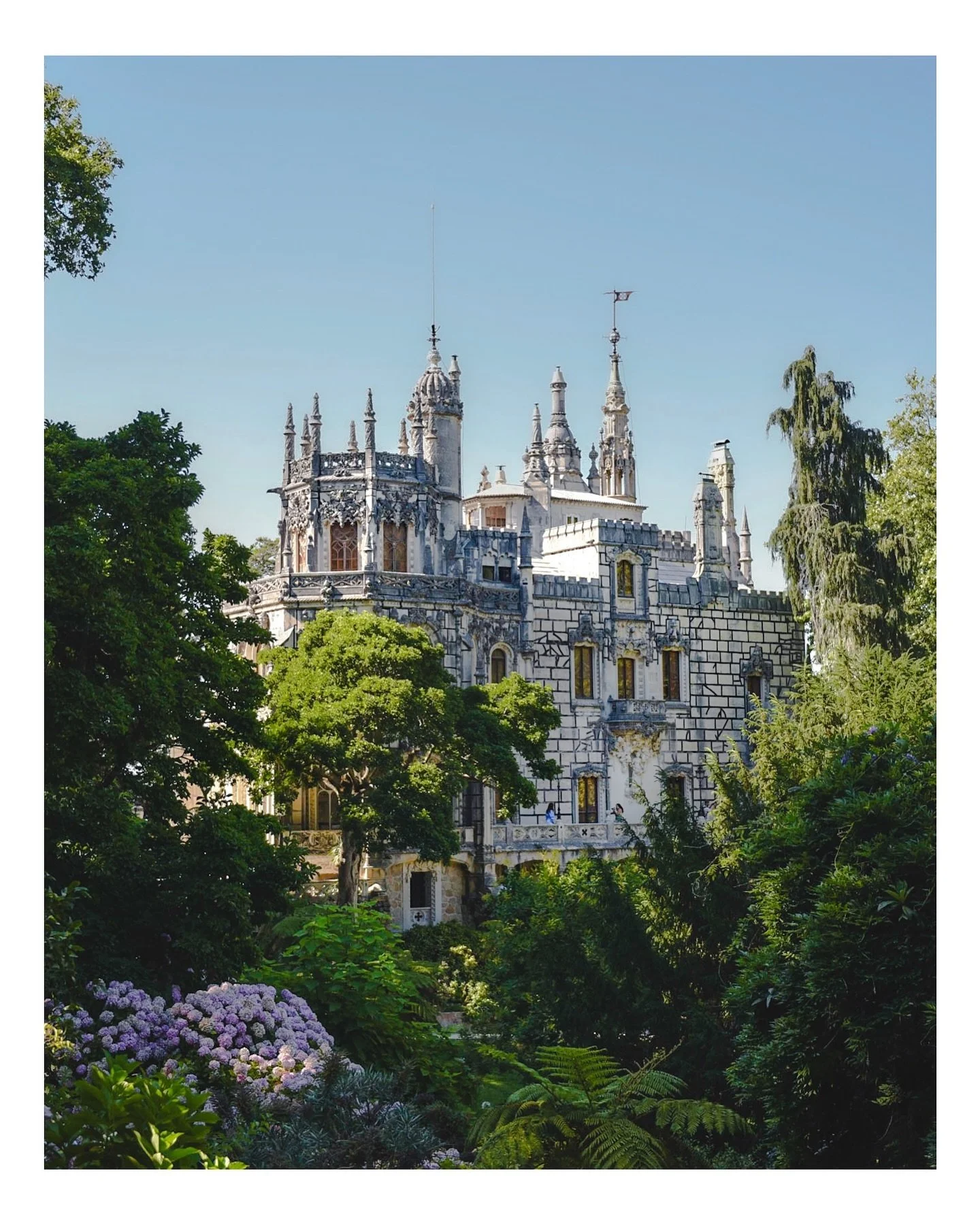 Sintra - Portugal

Sintra is also recognized by UNESCO as a World Heritage Site, a place where magic and mystery come to life. It is a captivating place, blending stunning landscapes, remarkable architecture, and rich history.

While most people visi