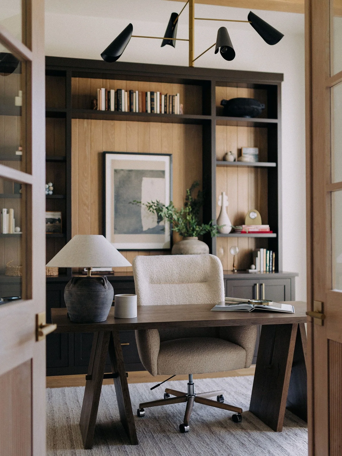 We love how this home office came together 🤍 It&rsquo;s calm, comfortable, and designed for real life&mdash;whether that&rsquo;s early mornings, long workdays, or moments that need a little quiet. Thoughtful spaces like this are at the heart of what