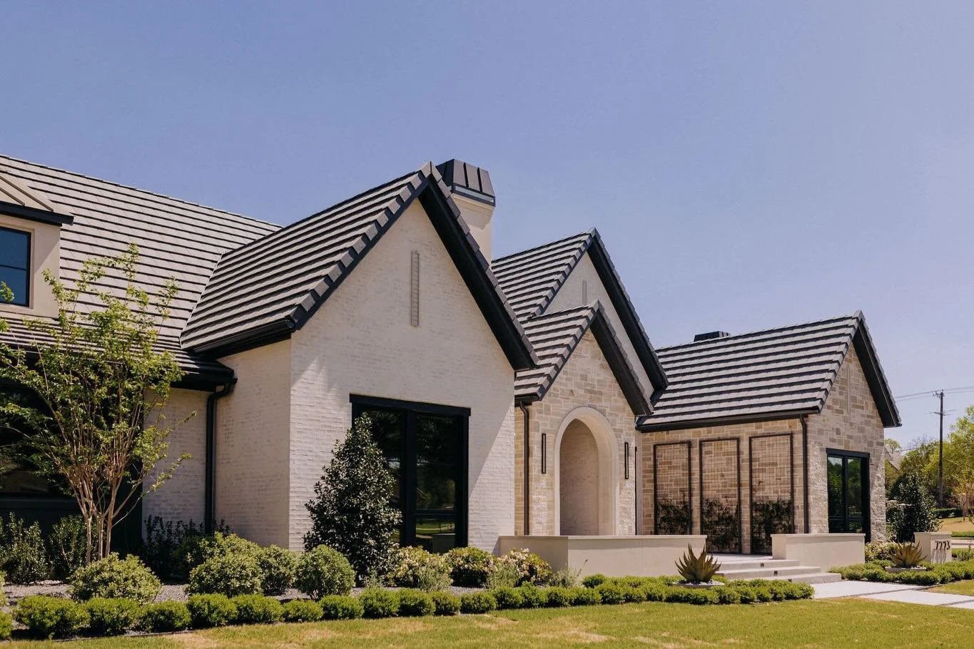 Designing for a corner lot means the home is never experienced from just one angle. ✨

Every elevation, material transition, roofline, and architectural detail has to feel intentional because this home is constantly being seen in its entirety.

We sp