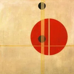 Abstraction géométrique avec un grand cercle rouge, deux lignes verticales jaunes, une ligne verticale noire et une ligne horizontale noire.