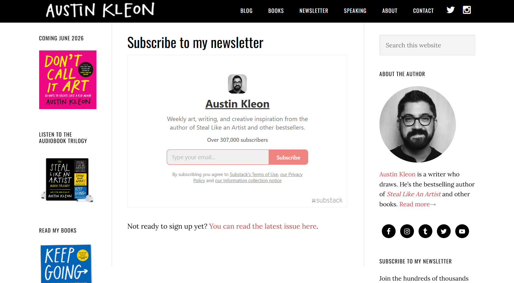 Page web d'Austin Kleon avec une section pour s'abonner à la newsletter, une photo en noir et blanc de l'auteur, une description de Austin Kleon, et des liens vers ses livres et réseaux sociaux.