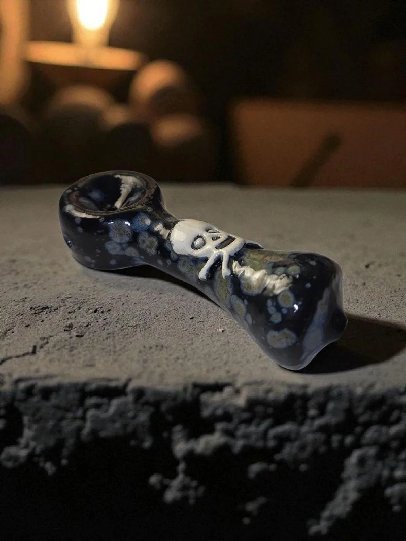 night_moth_skull_pipe.jpg