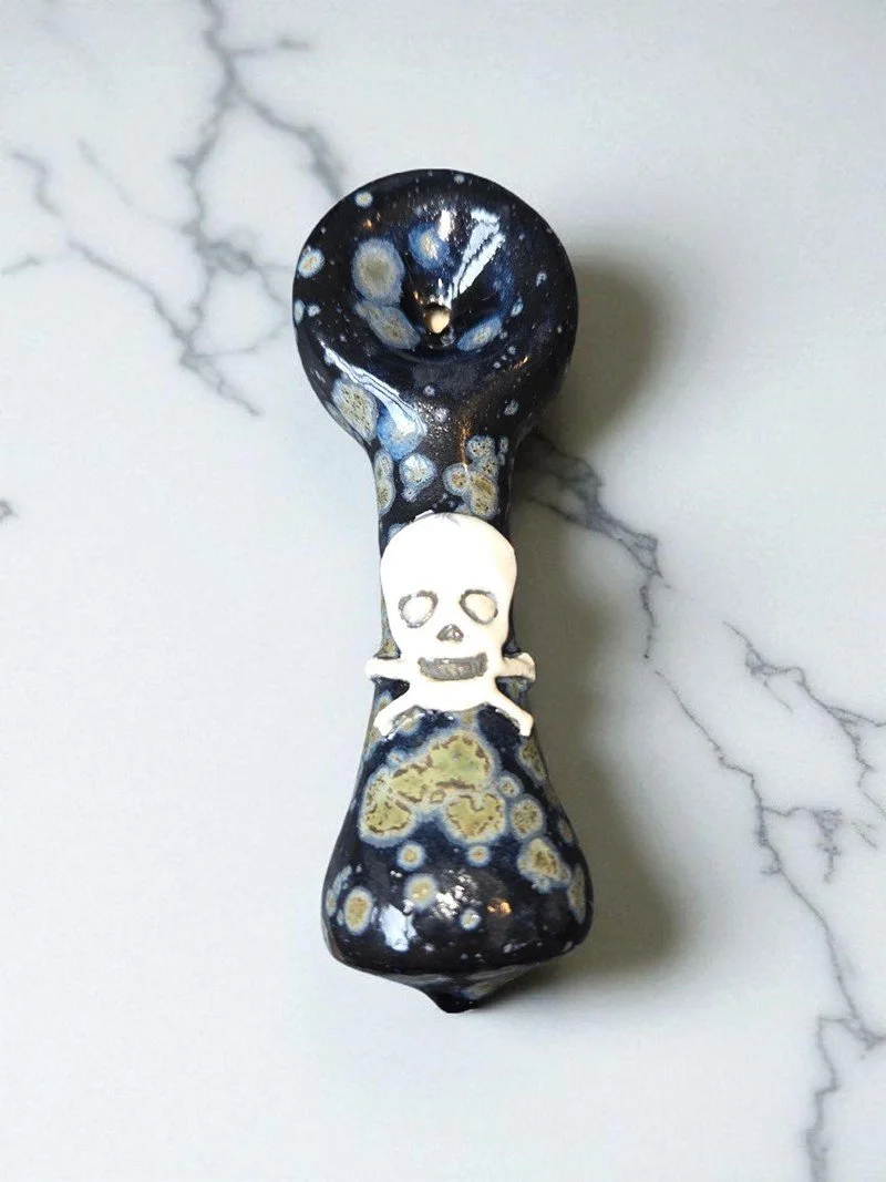 night_moth_skull_pipe_2.jpg