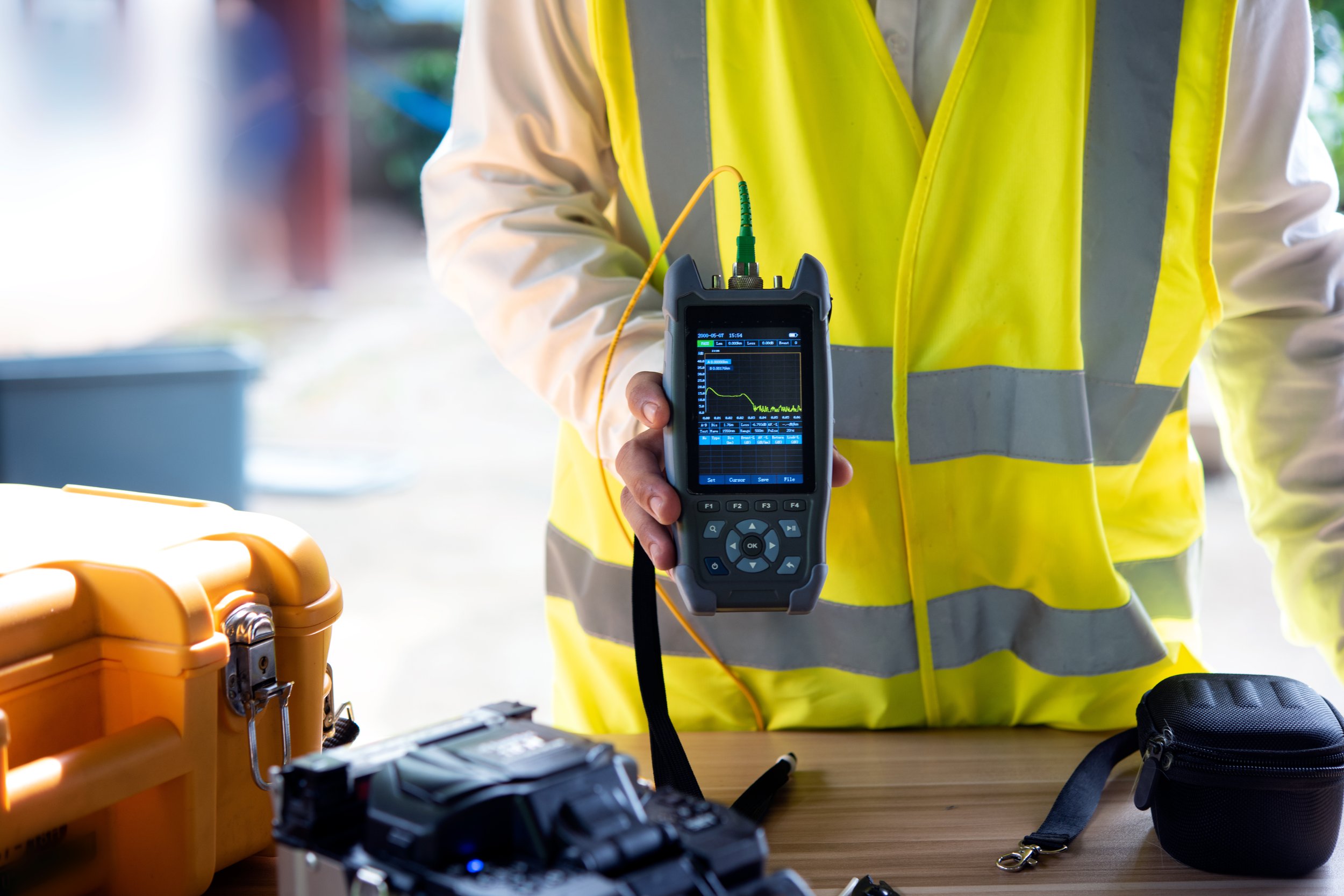 What an OTDR Trace Actually Tells You: Reading Aerial Fiber Acceptance Tests