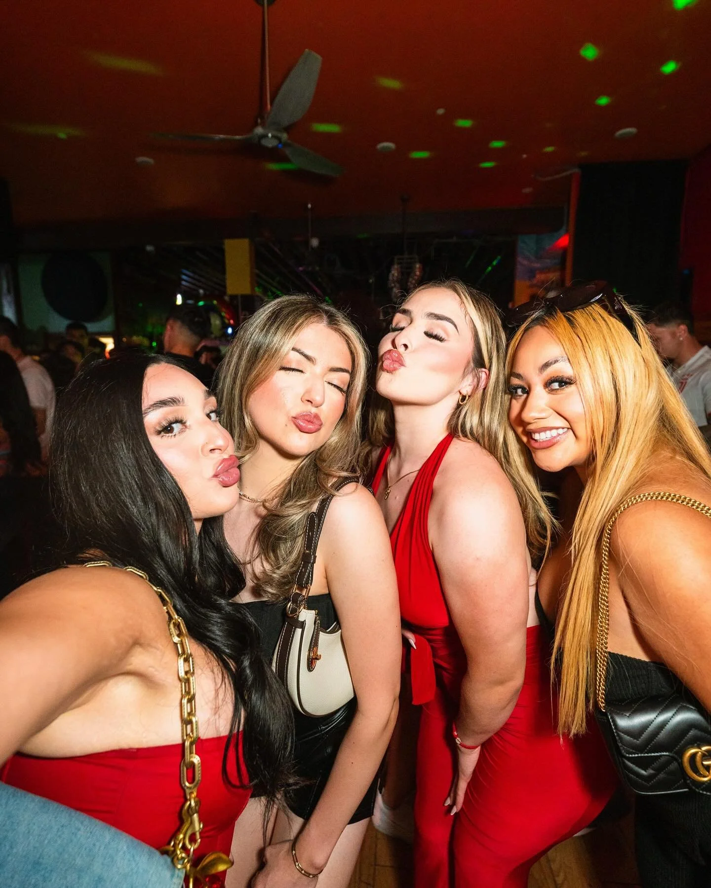 CONCORD 🚨 The BIGGEST Spooky Perreo starts TONIGHT in the haunted castle of @thevinniesbar 🔥 

The VIBRAS no para toda la noche 🤪 Enter if you dare 👻 We are expecting a full capacity night for our first ever Halloween party 🎉 ⚠️ Tickets are 90% 