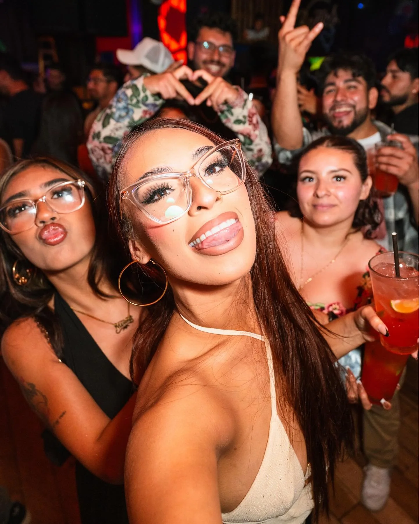 Enter the SPOOKY VIBRAS of Fantas&iacute;as 🎃🔥 Concord it&rsquo;s time!! 🚨🧛 El Haunted House de Perreo is approaching 🤪 Be listo for the Concord&rsquo;s first ever annual GIANT Halloween party 👹

We are pulling up to @thevinniesbar for a BIG HA