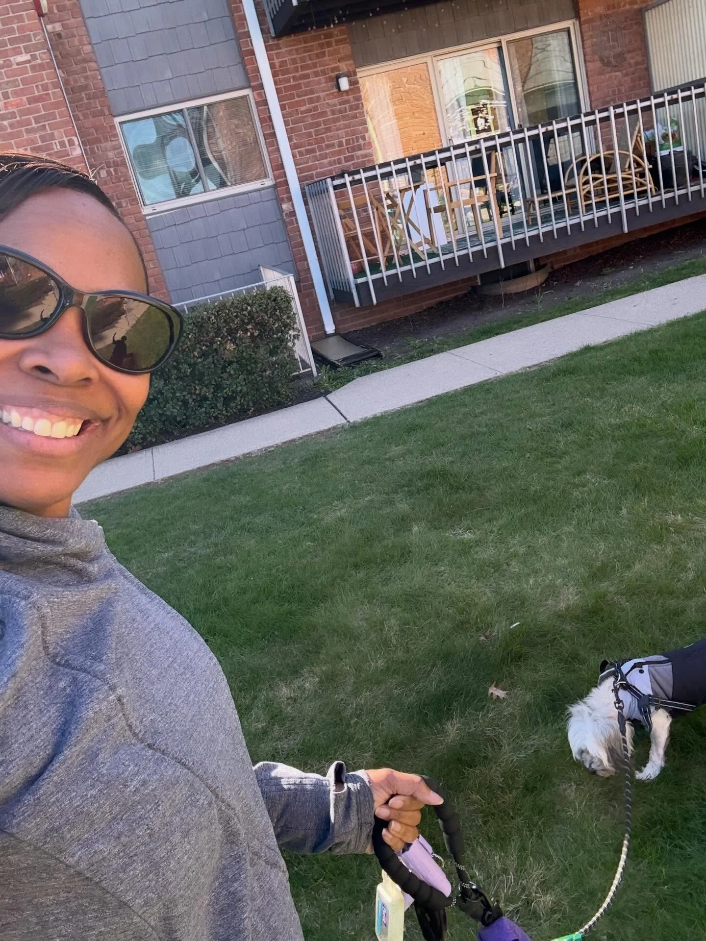 Hanging with this cutie pie 🐶