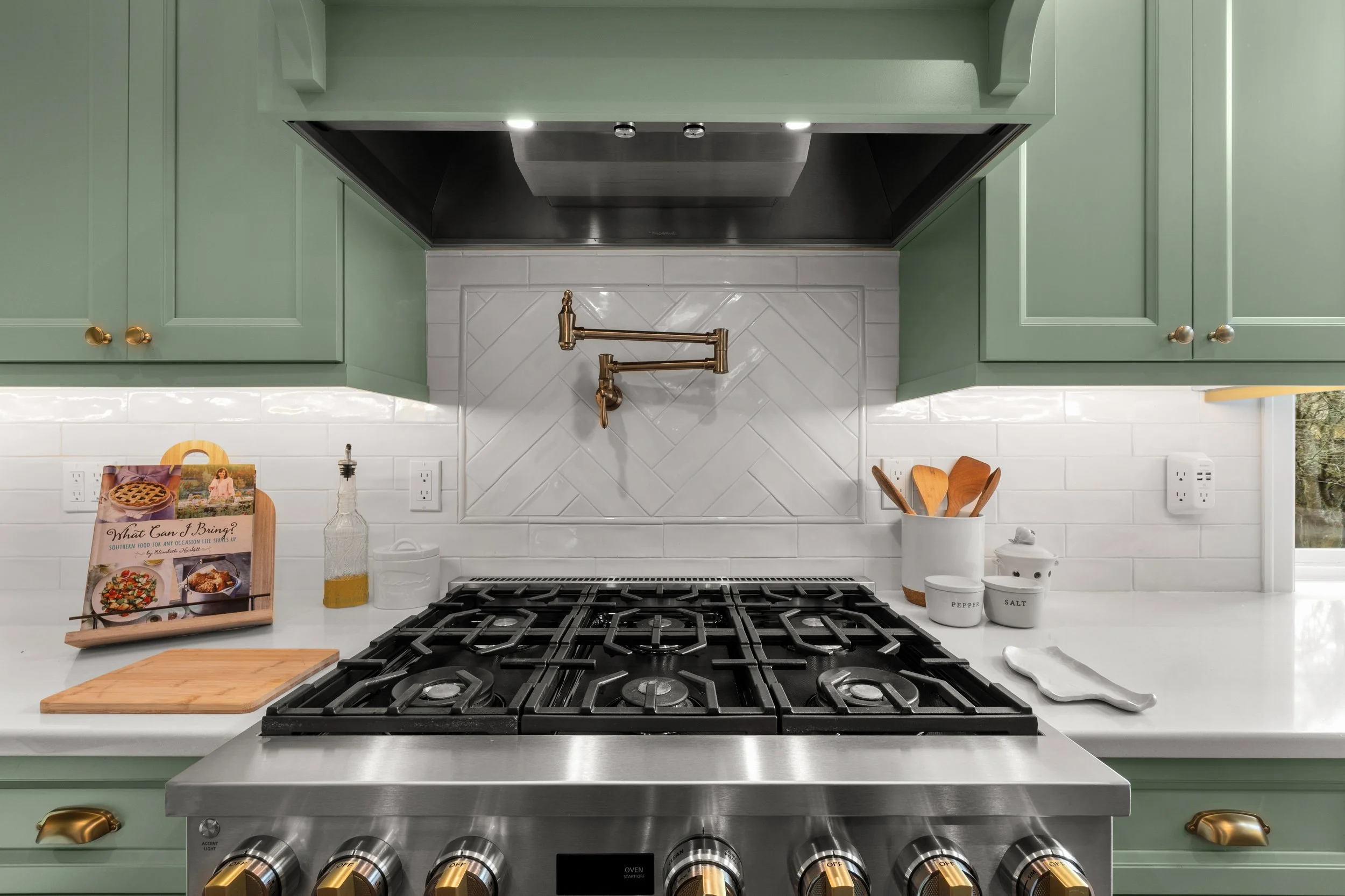 MCALLISTER PARK - KITCHEN, LAUNDRY & POWDER BATH