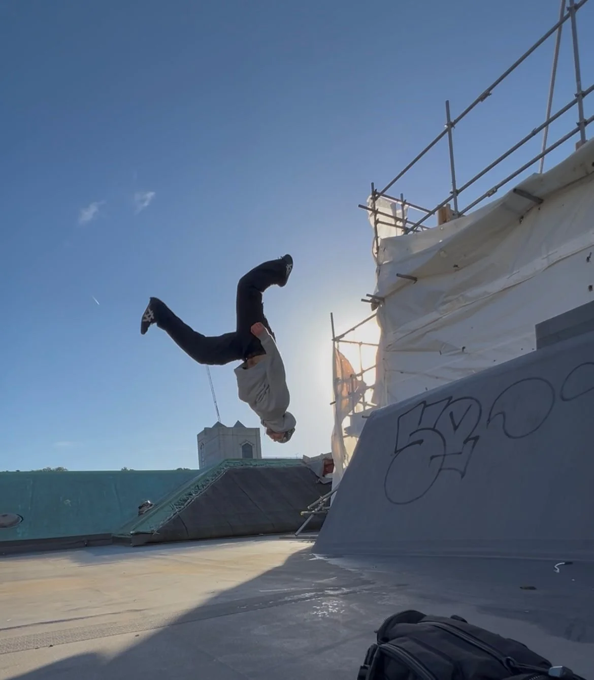 Faísca doing a backflip