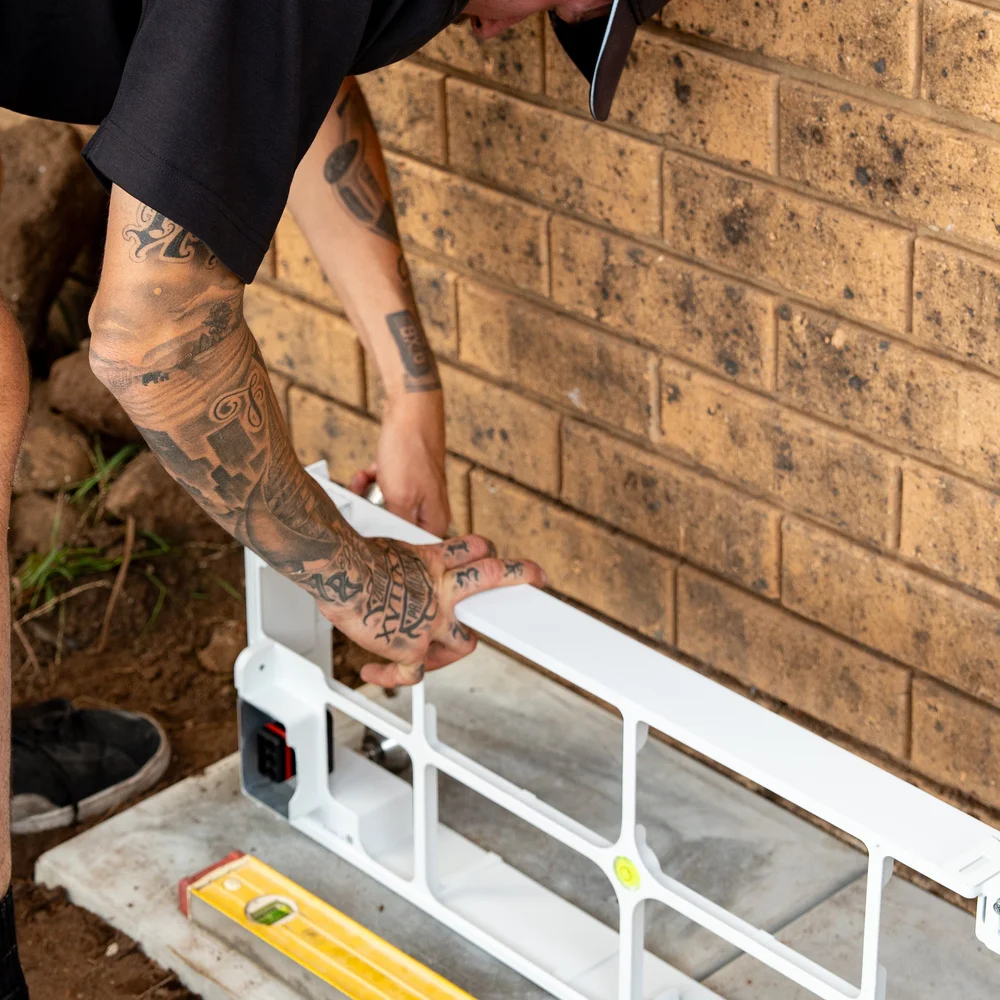 Installer fitting battery bracket