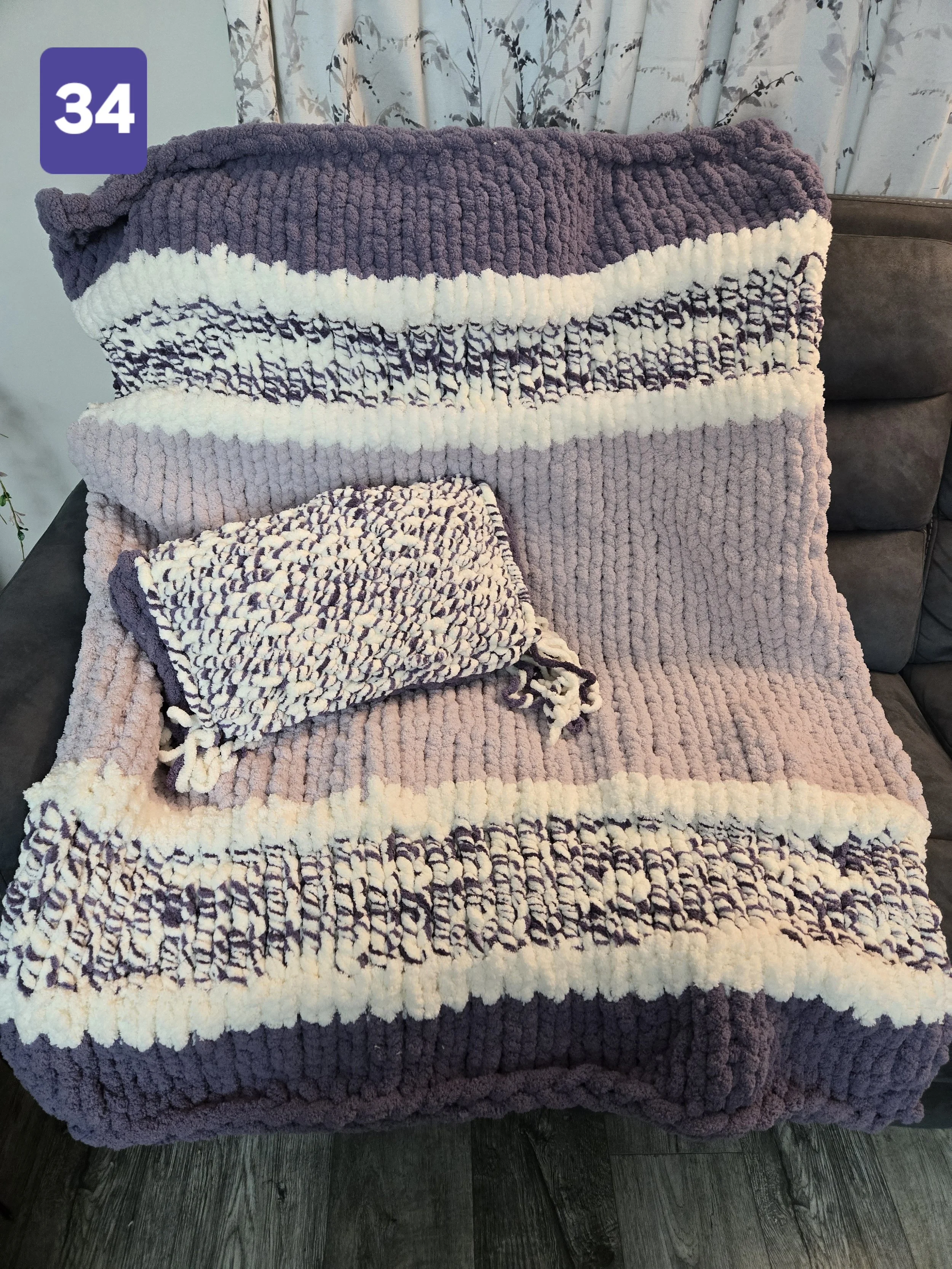 43x60 Purple/White Blanket Pillow Set