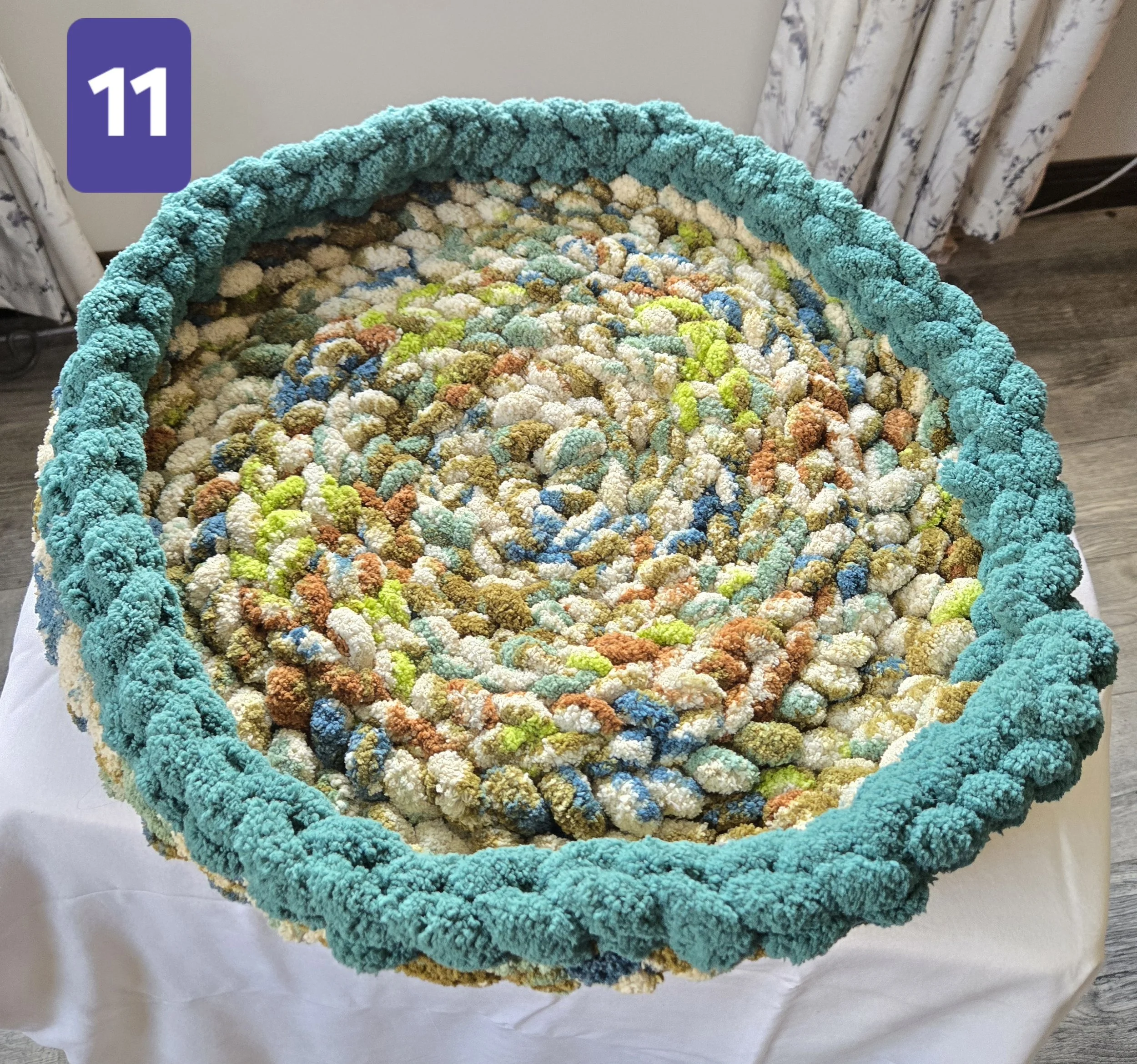 Green Variegated Large Pet Bed