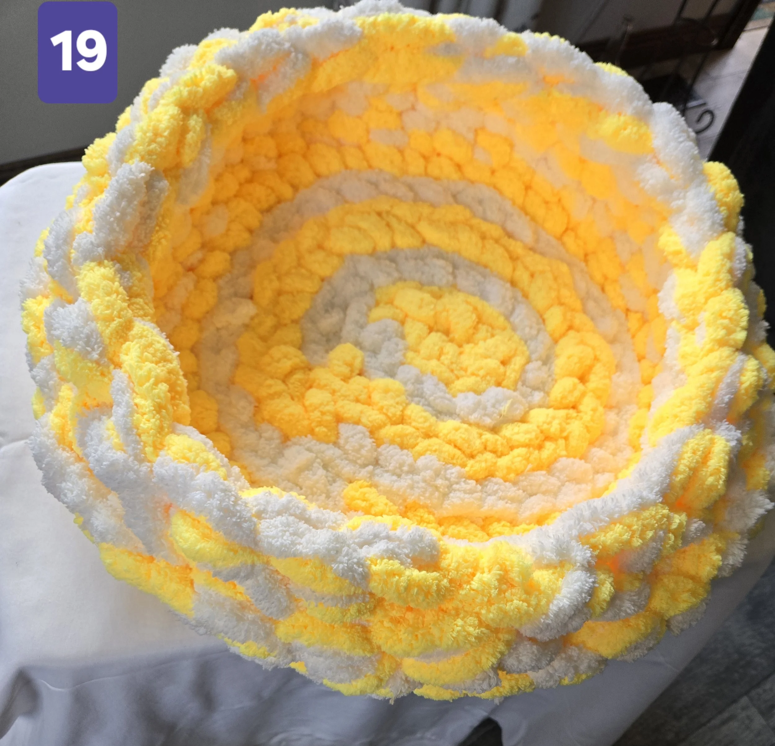 Yellow/White Swirl Medium Pet Bed