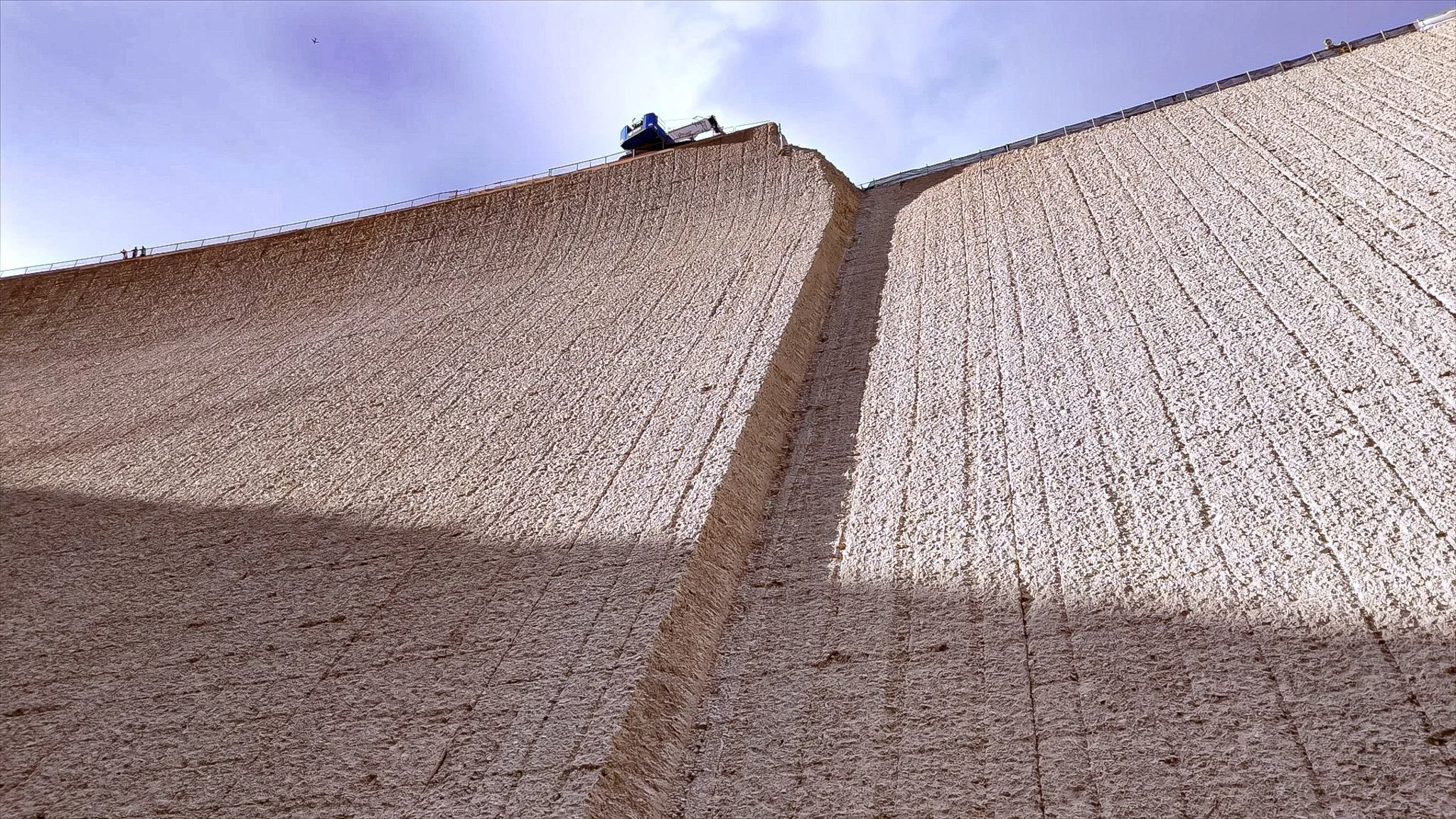 Kiewit Barnard Gross Dam Reservoir 1.jpg