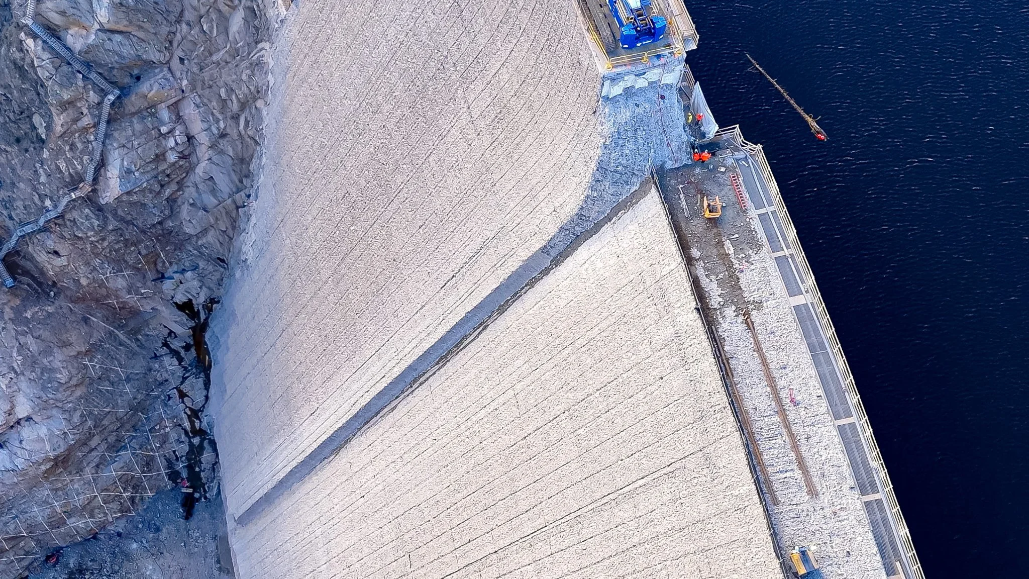 Kiewit Barnard Gross Dam Reservoir 11.jpg