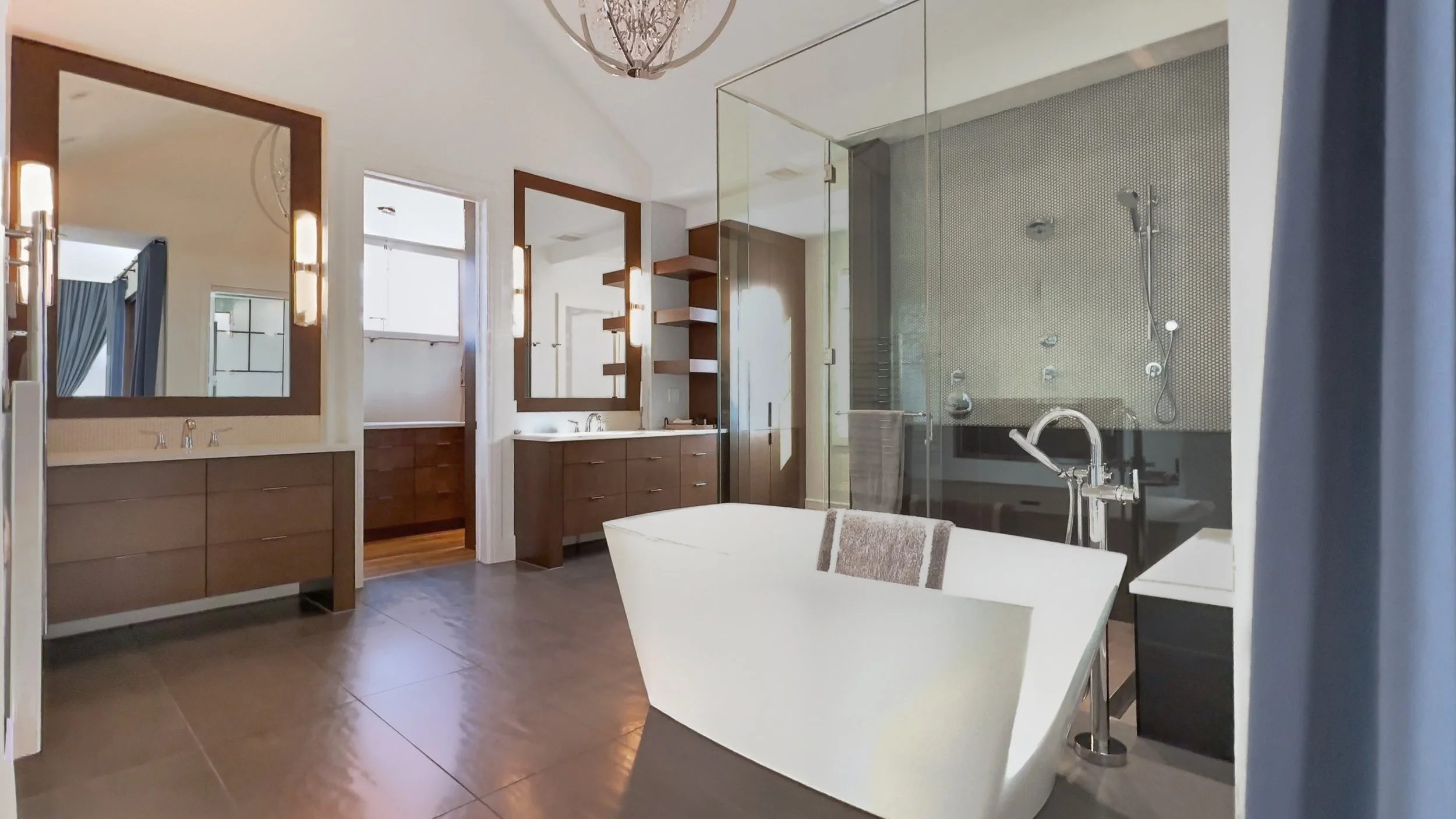 Luxury Washroom 2.jpg