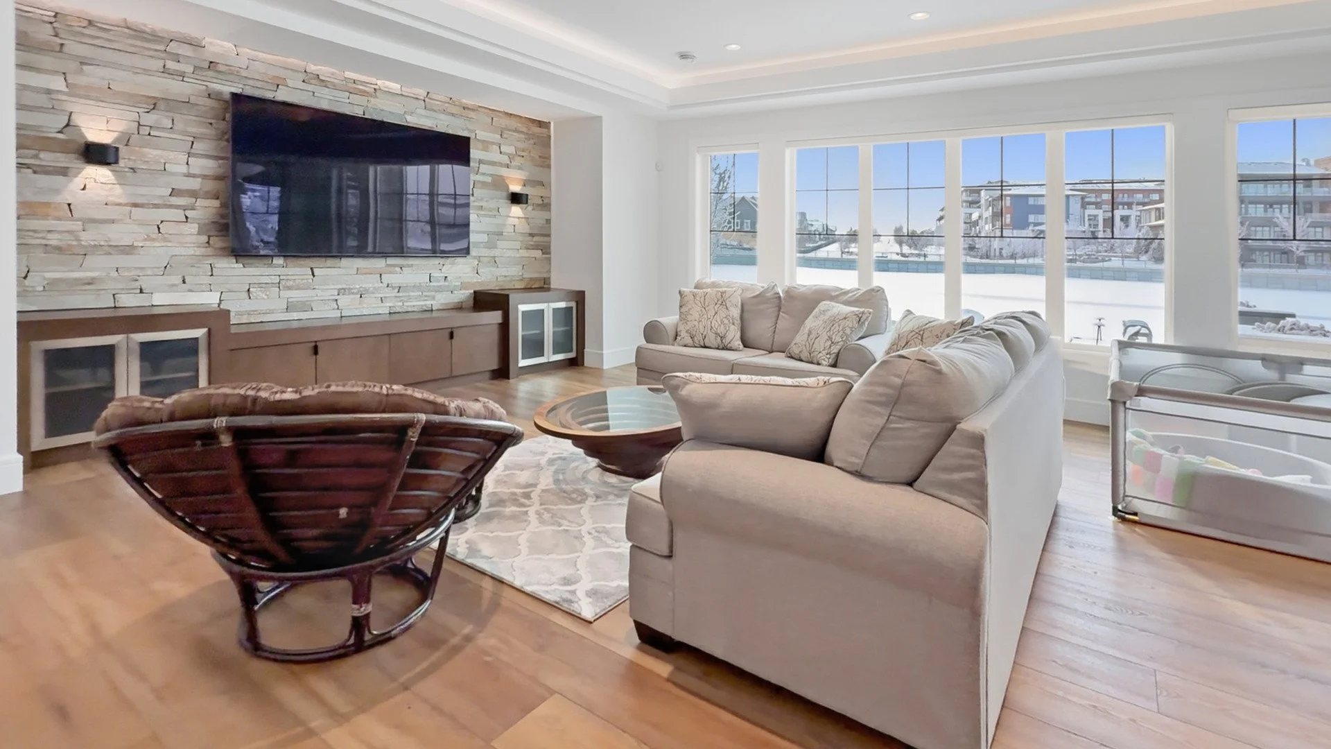 Luxury Living Room.jpg