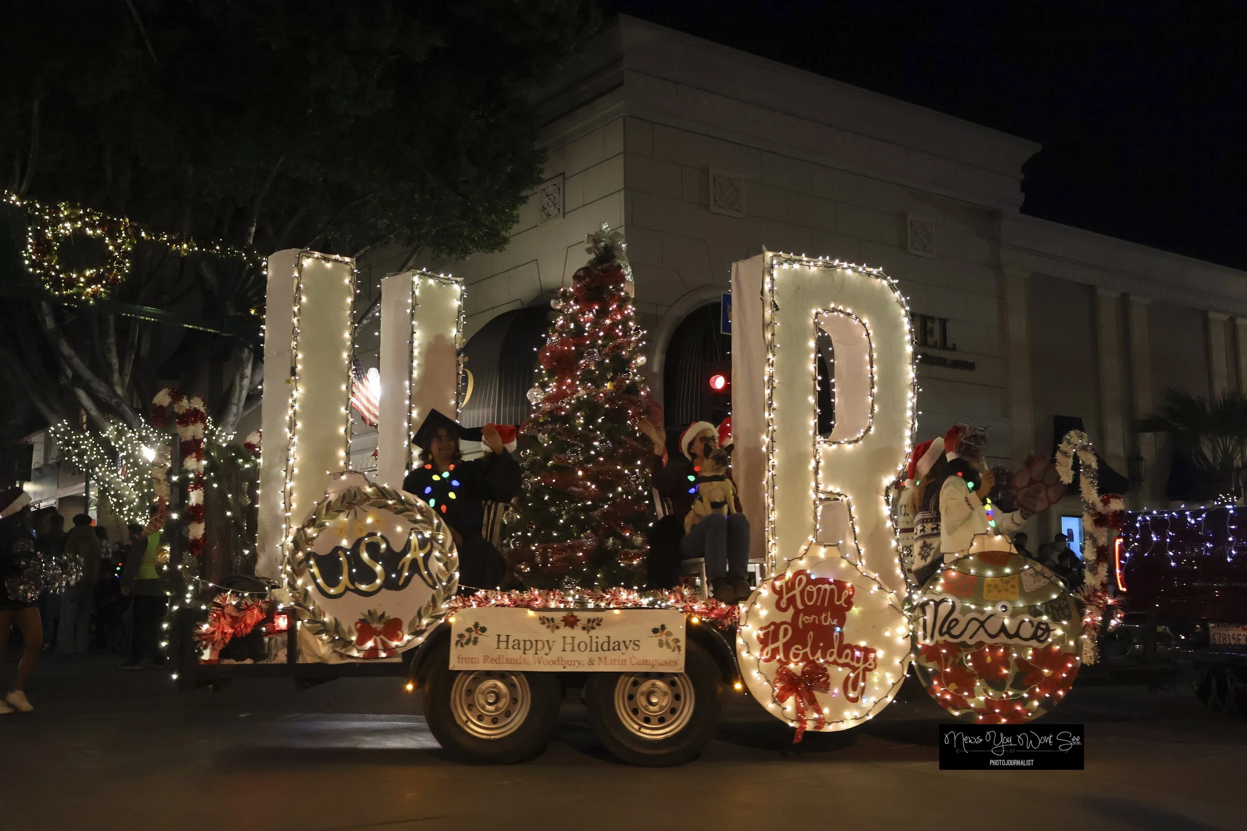  The University of Redlands float at the annual Christmas parade hosted by the Kiwanis Club of Redlands on Saturday, Dec. 6, 2025. (Photo by Brian Spears, Redlands Collective News) 