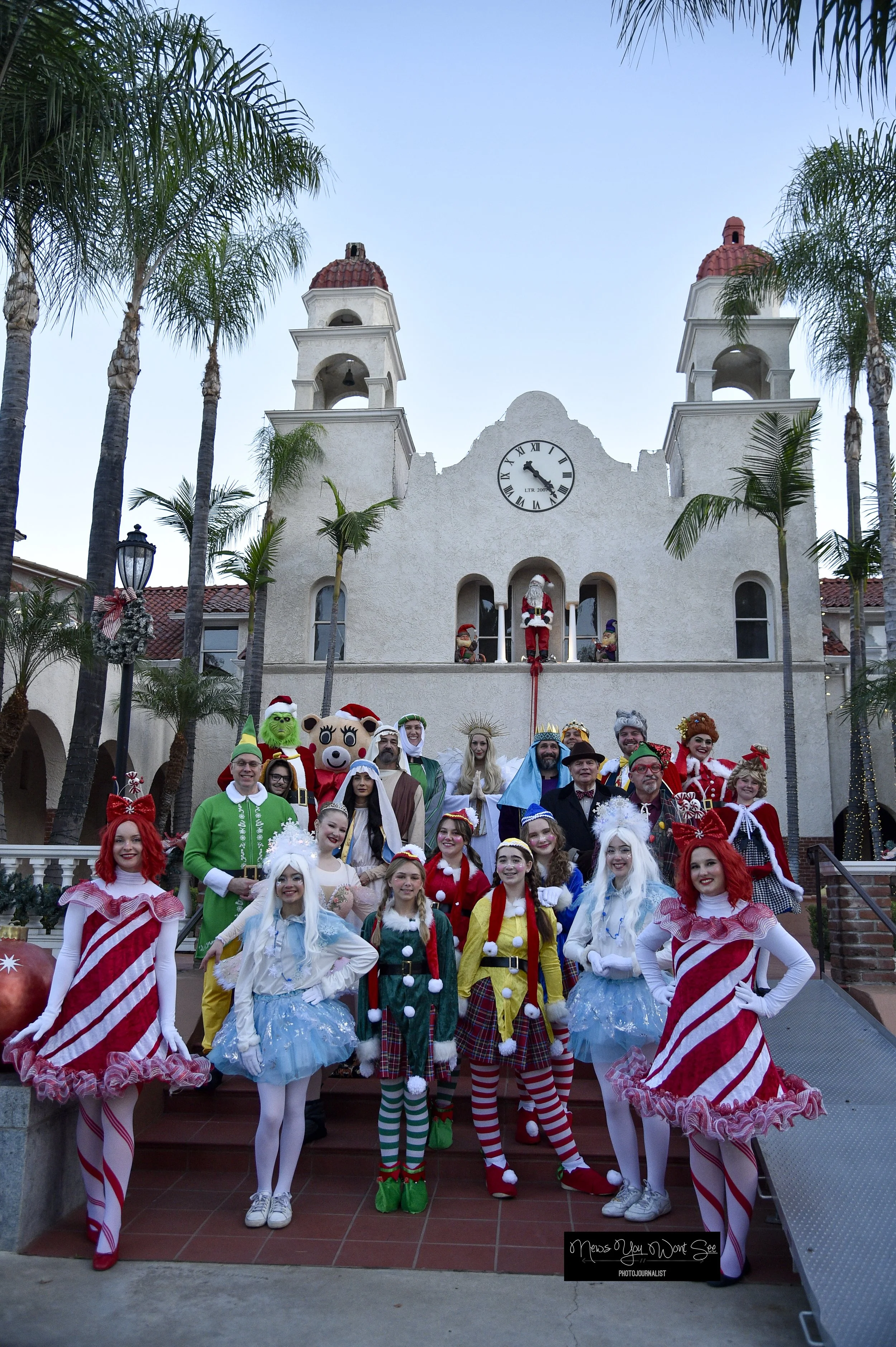  This is a team effort, and with over 50 volunteers, as seen here, the Burrage Christmas drive-thru comes together. Dec. 14, 2025 ( Photo by Brian Spears, Redlands News Collective) 
