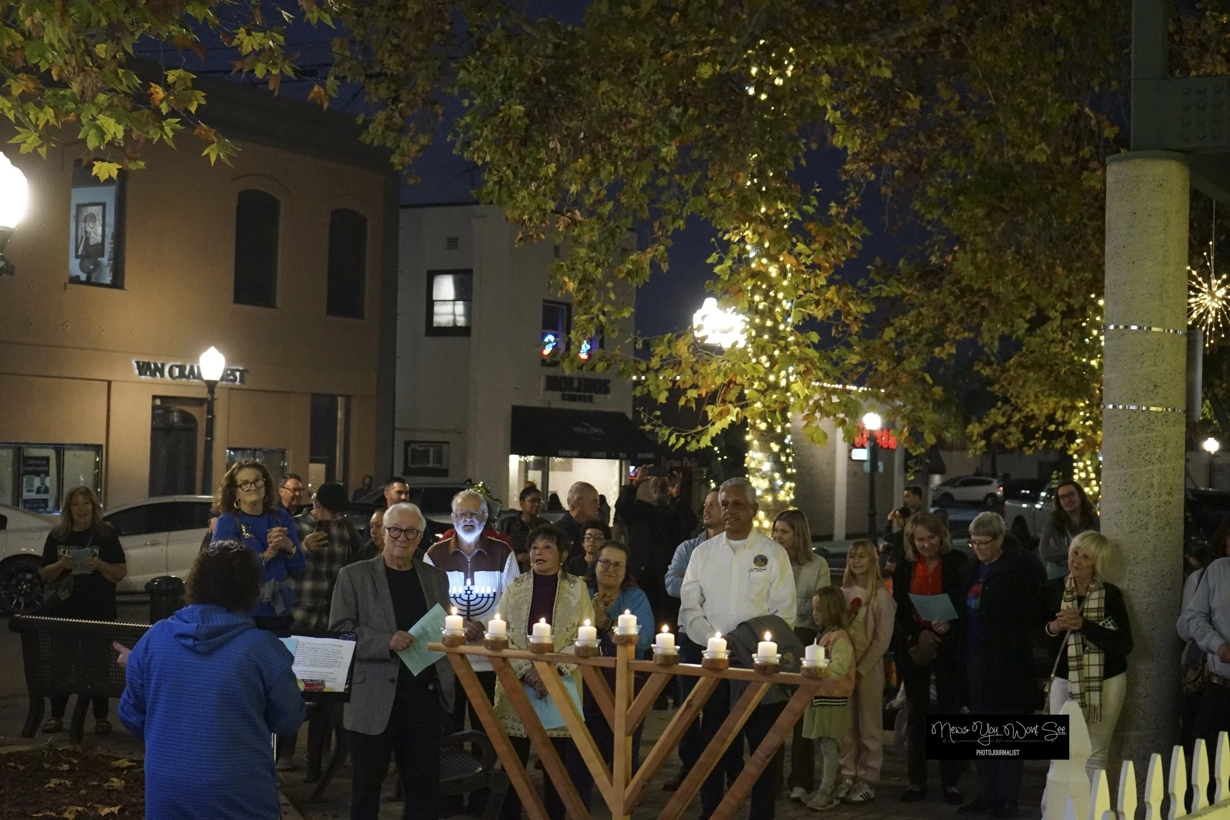  Jewish and surrounding community members celebrate Hanukkah at Ed Hales Park in Redlands. Dec. 20, 2025 (Photo by Brian Spears, Redlands Collective News) 