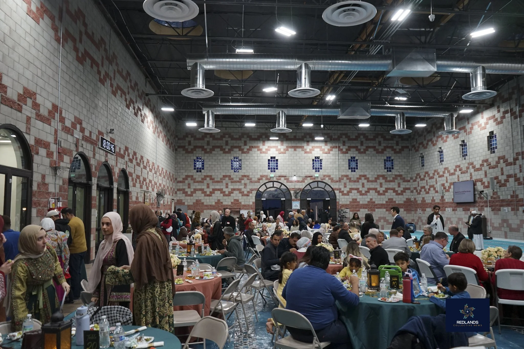  The interfaith community cellibrate Iftar at the Interfaith Ramadan Iftar at The Islamic Community Center of Redlands on Feb. 22, 2026  (Photo by Brian Spears, Redlands News Collective) 