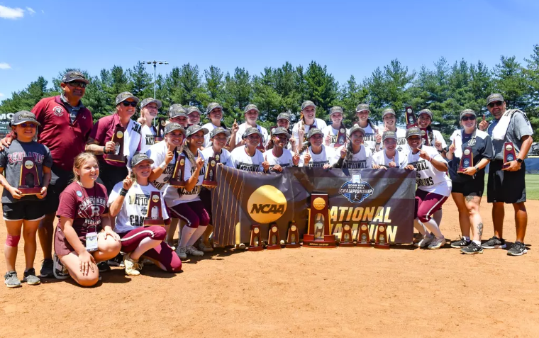 Bulldogs Sweep Series to Capture First-Ever NCAA Division III Softball Title