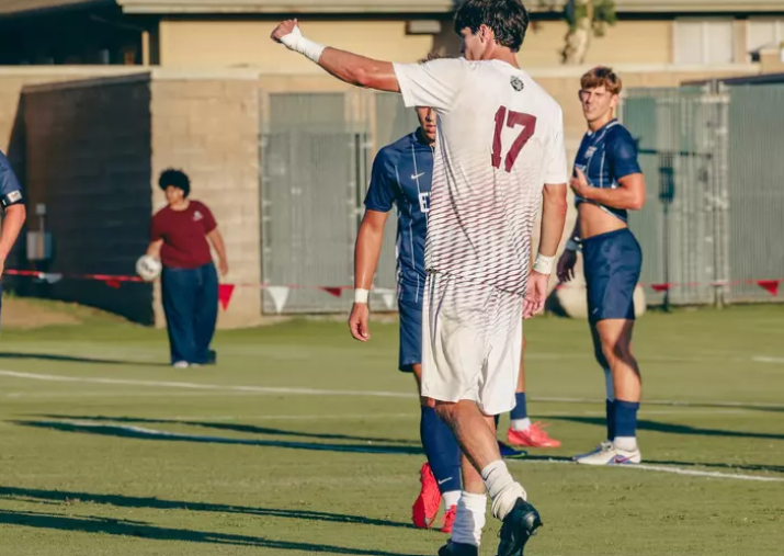 Late Defense and Early Goals Keep Bulldogs Unbeaten in SCIAC Play