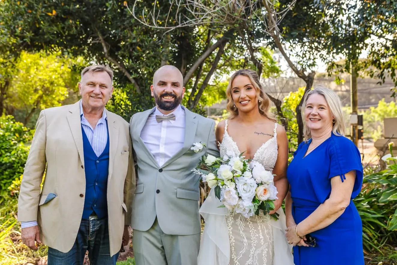 wedding-with-friend-led