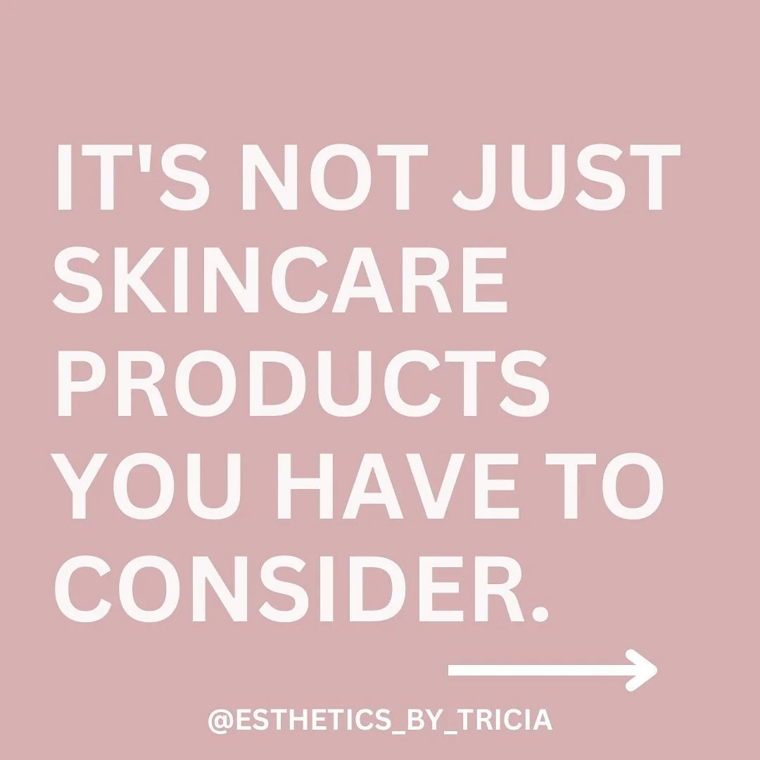 Your product choice is not the only thing that matters. In fact the products I recommend you will 100% depend on factors such as...
- your sleep schedule
-diet
-hormones
-stress level
-genetics
-alcohol consumption
-skincare technique
-past skin cond